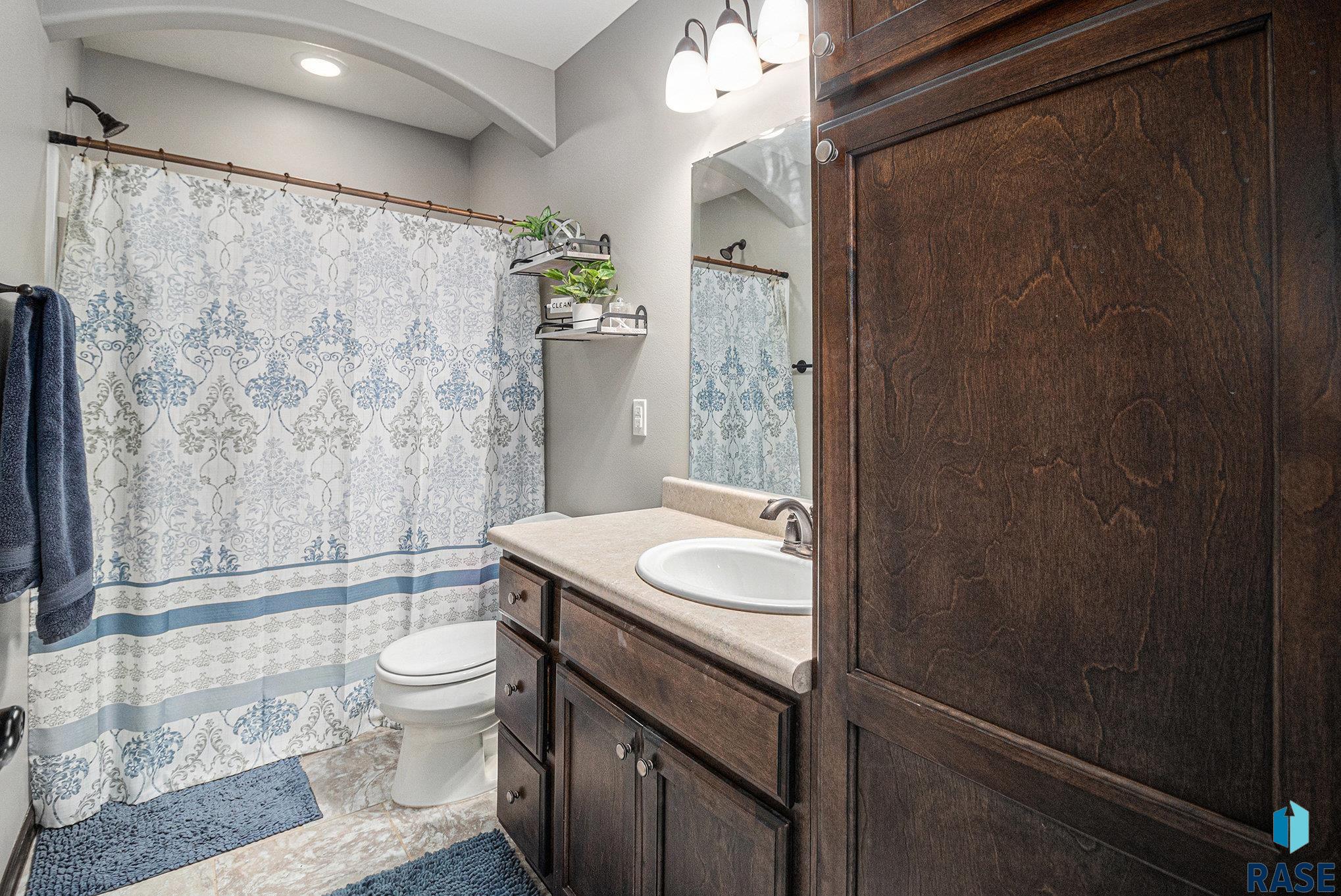 property viewer photo 9