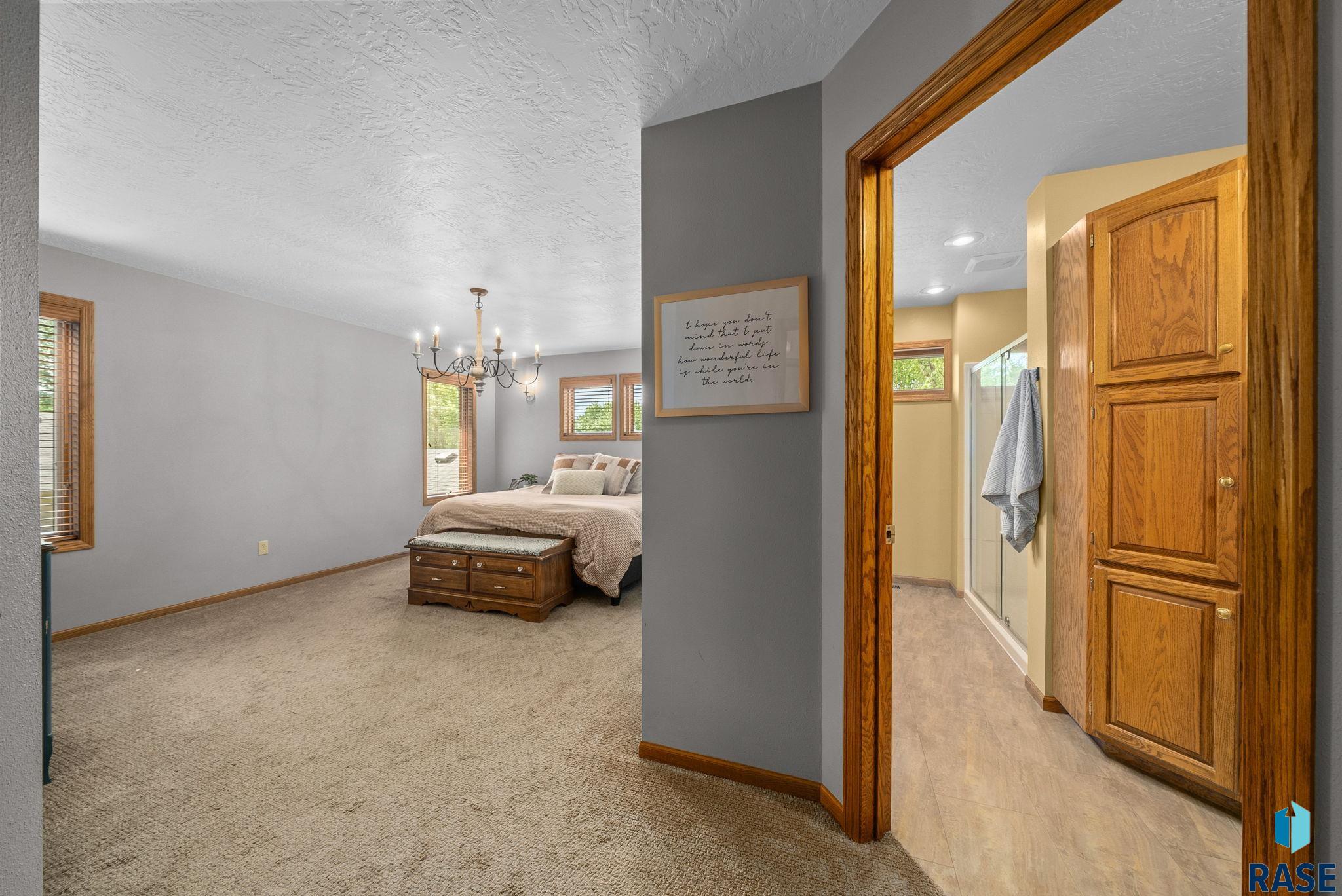 property viewer photo 16