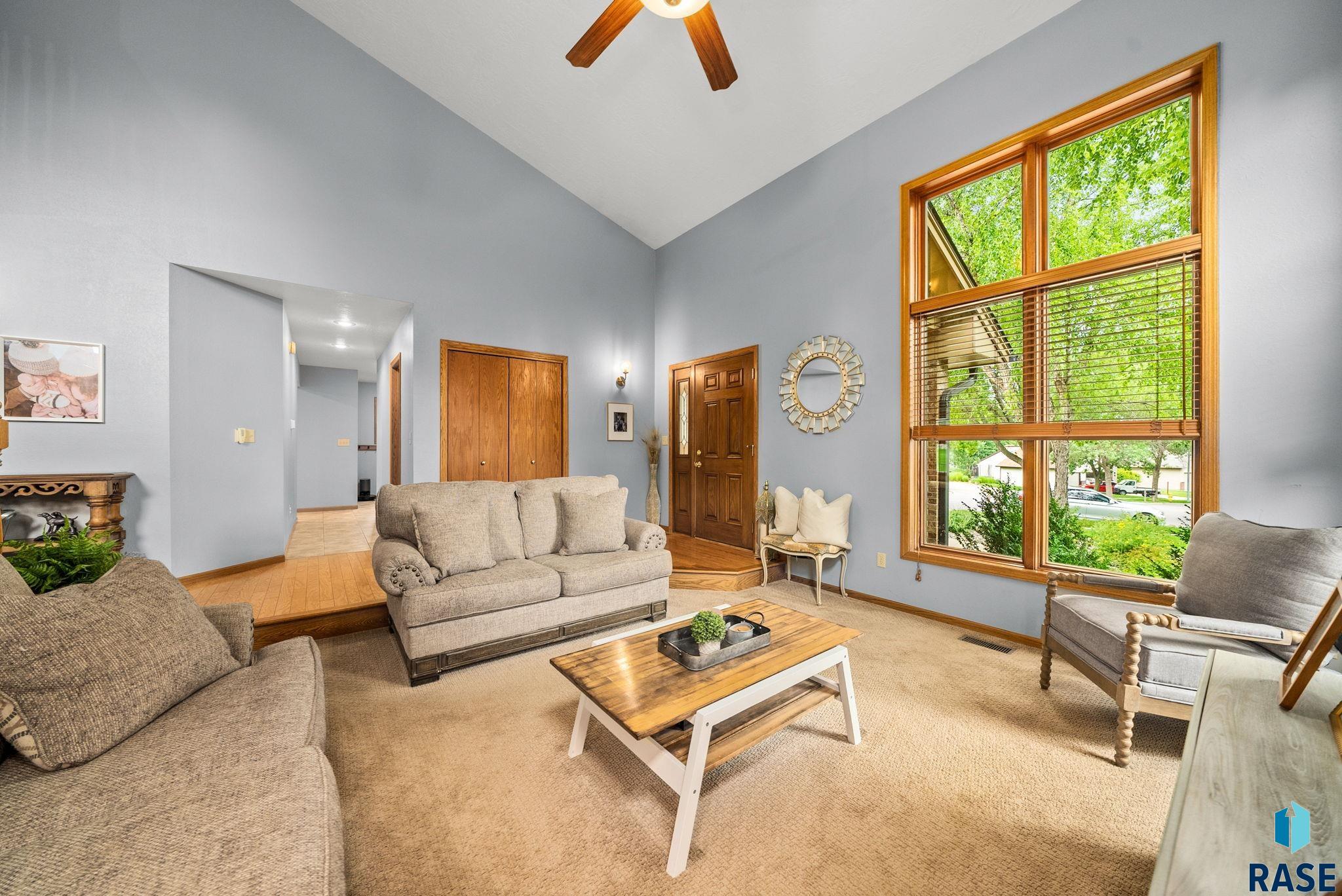 property viewer photo 2