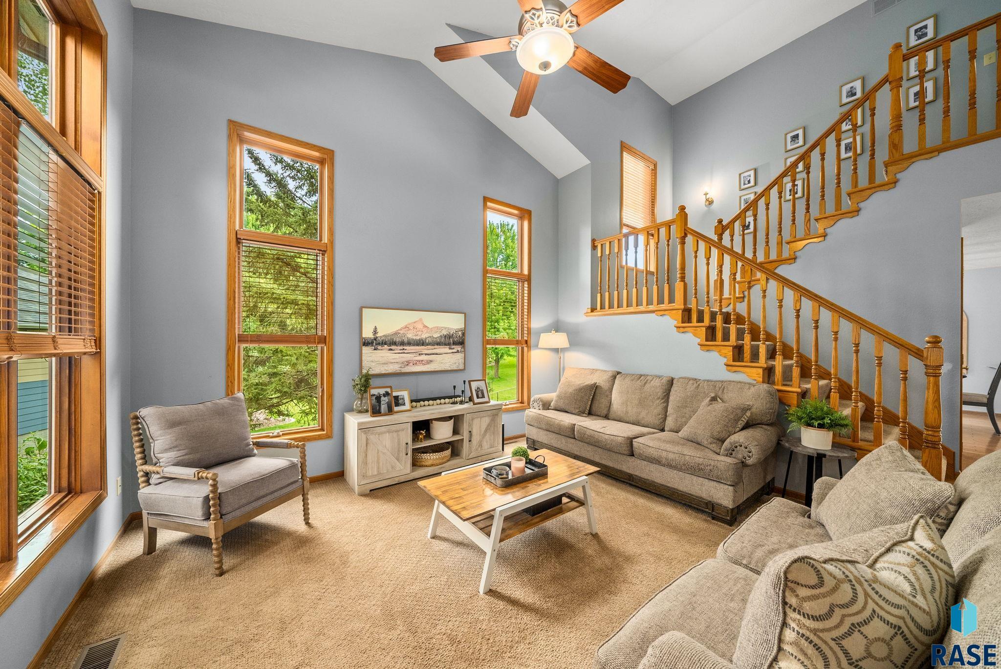 property viewer photo 3