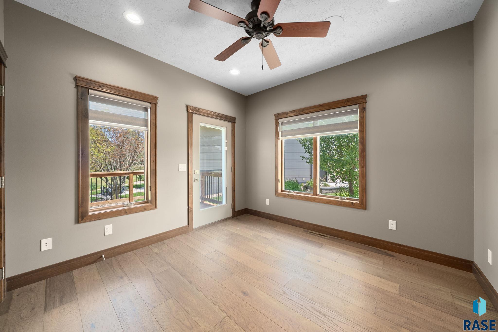 property viewer photo 27