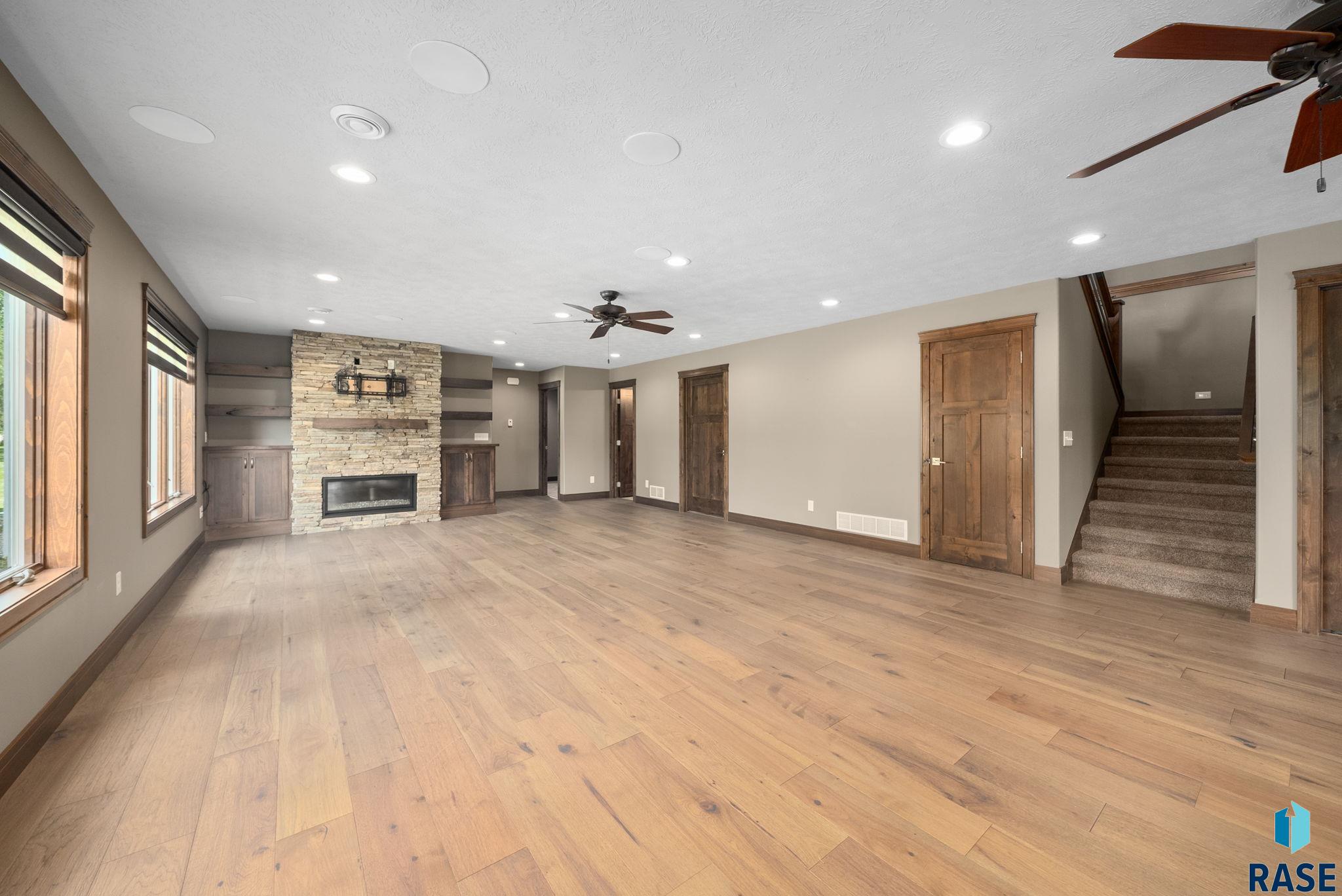 property viewer photo 38