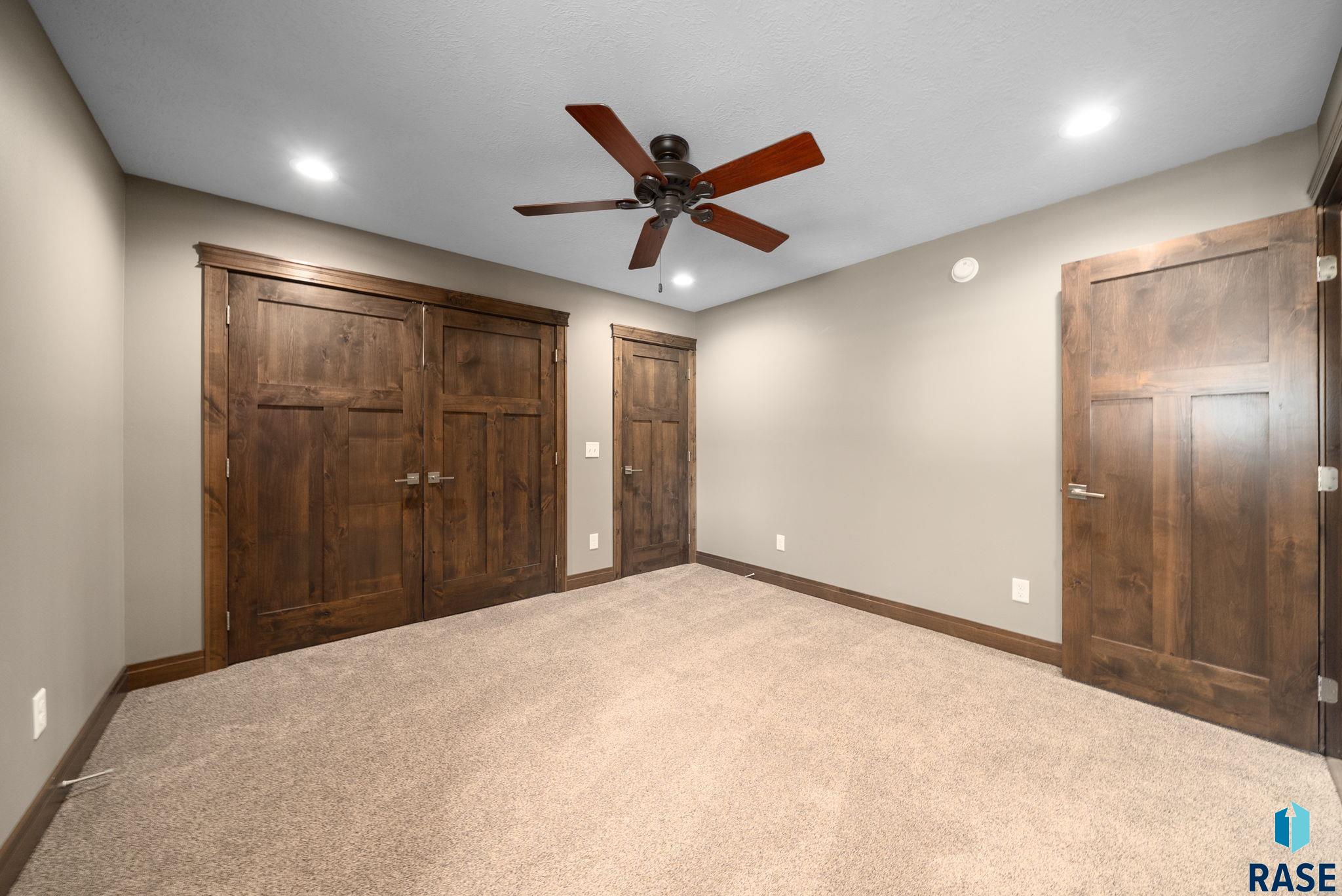 property viewer photo 42