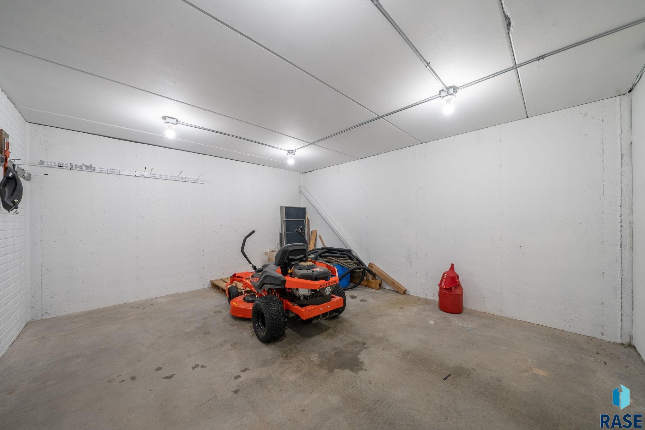 property viewer photo 47
