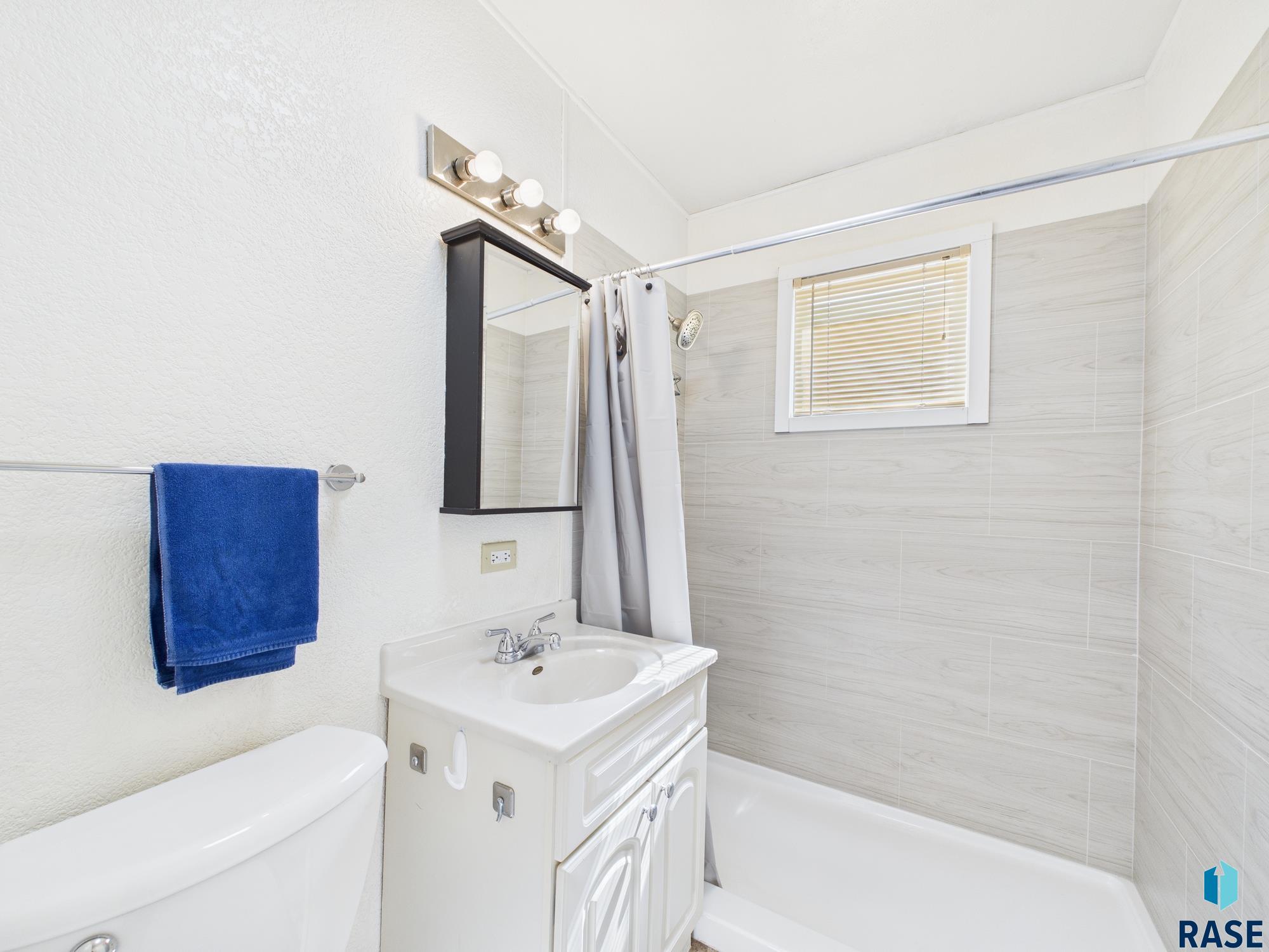 property viewer photo 15