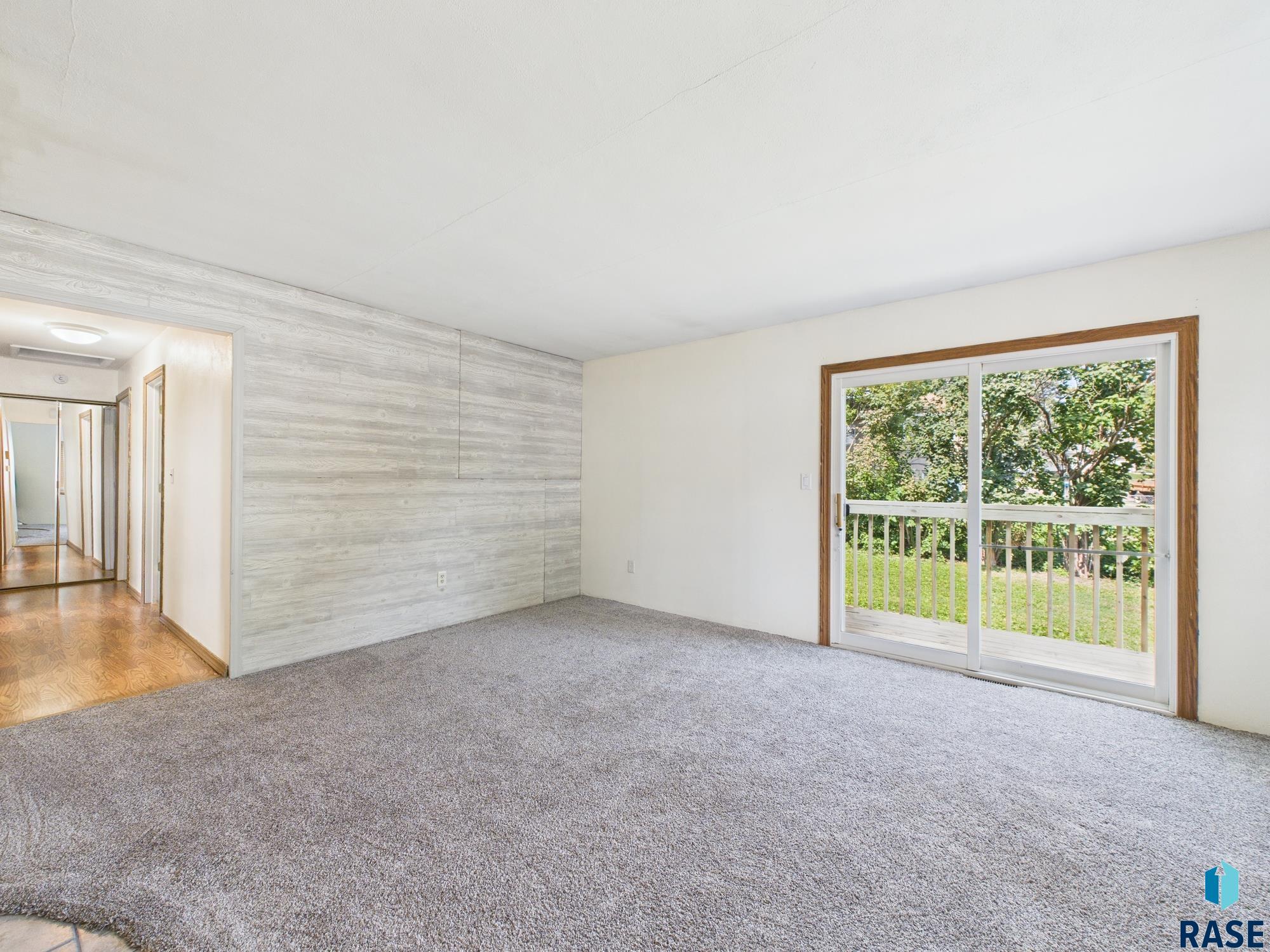 property viewer photo 2