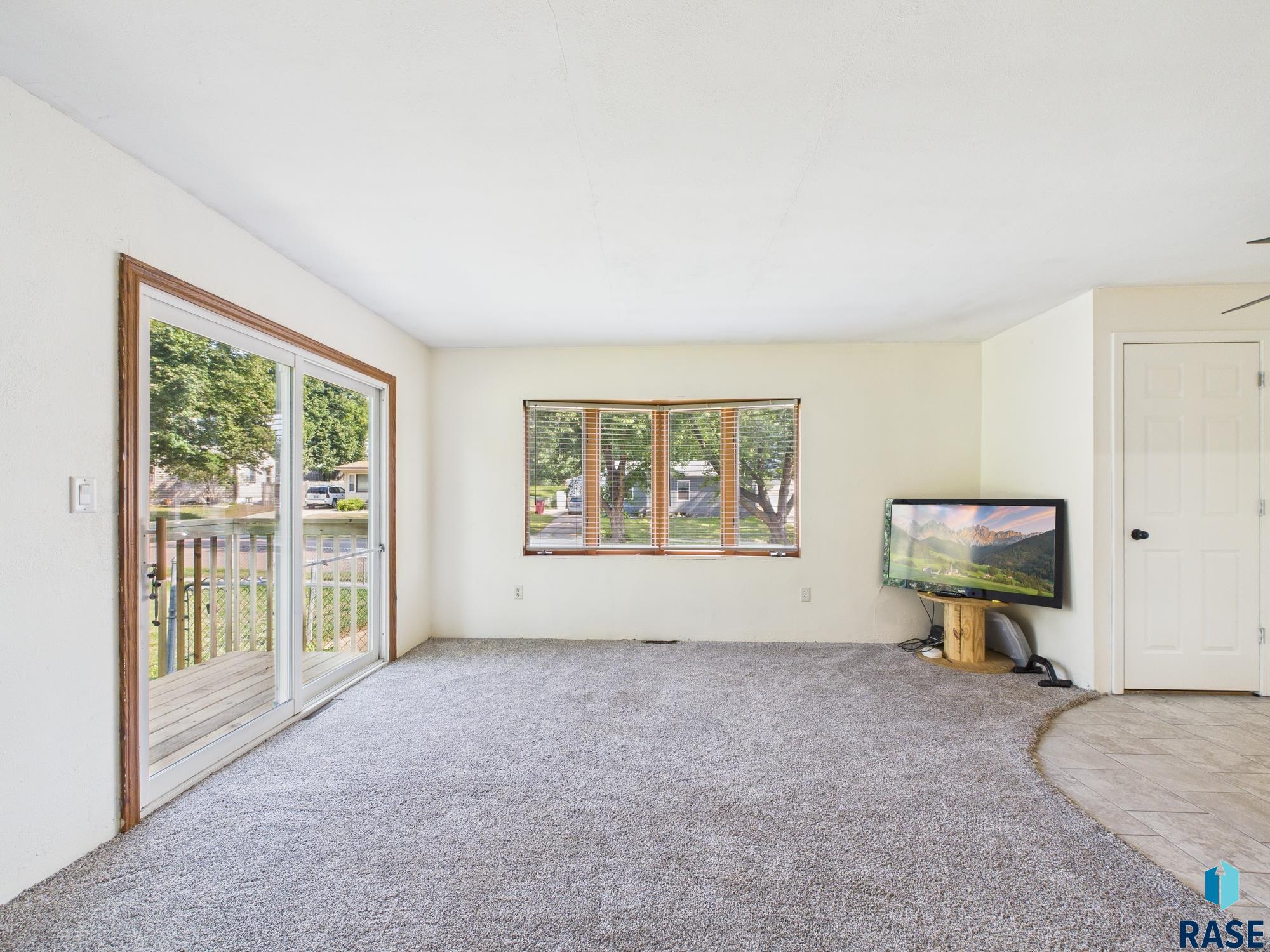 property viewer photo 5