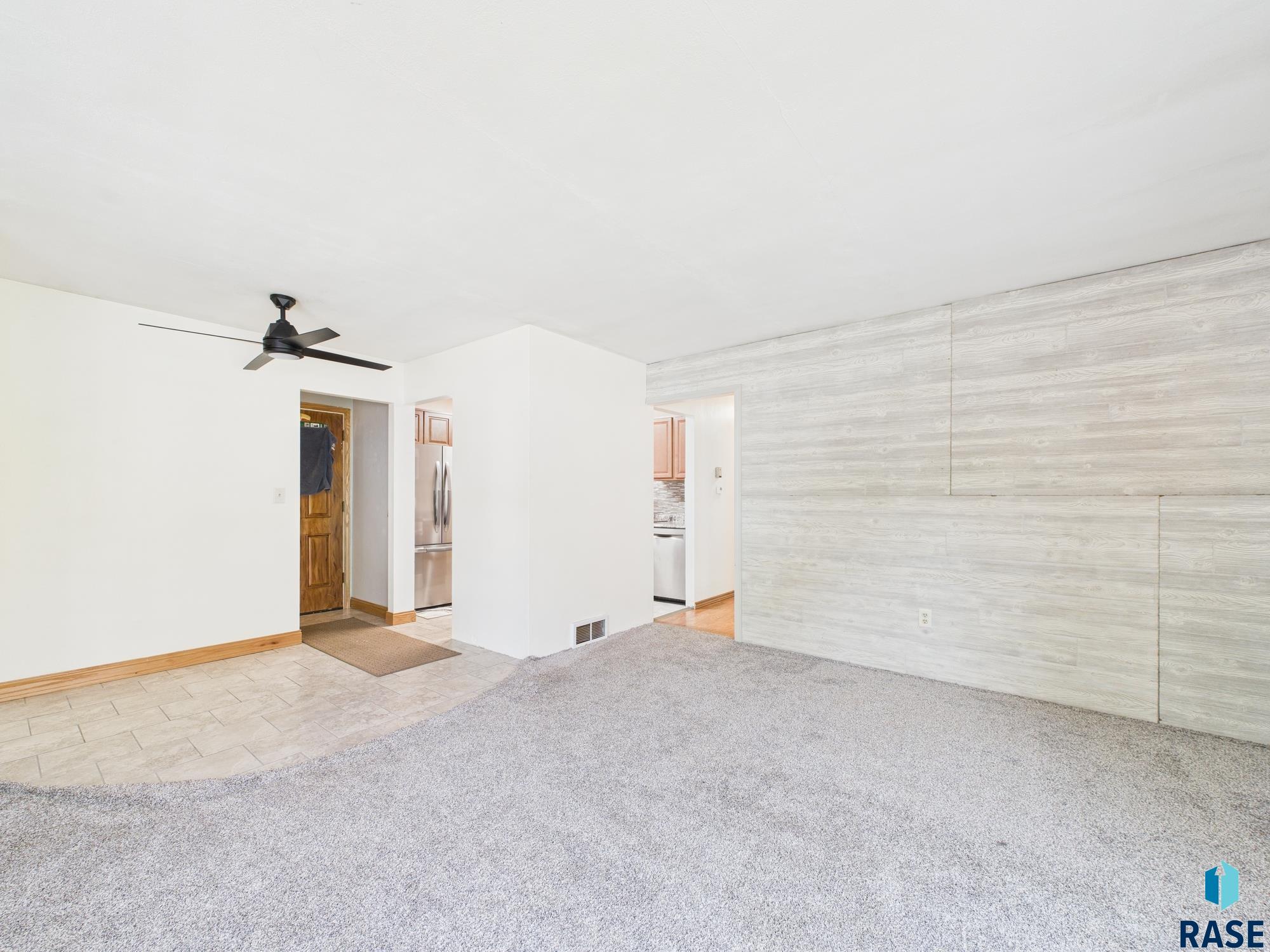 property viewer photo 7