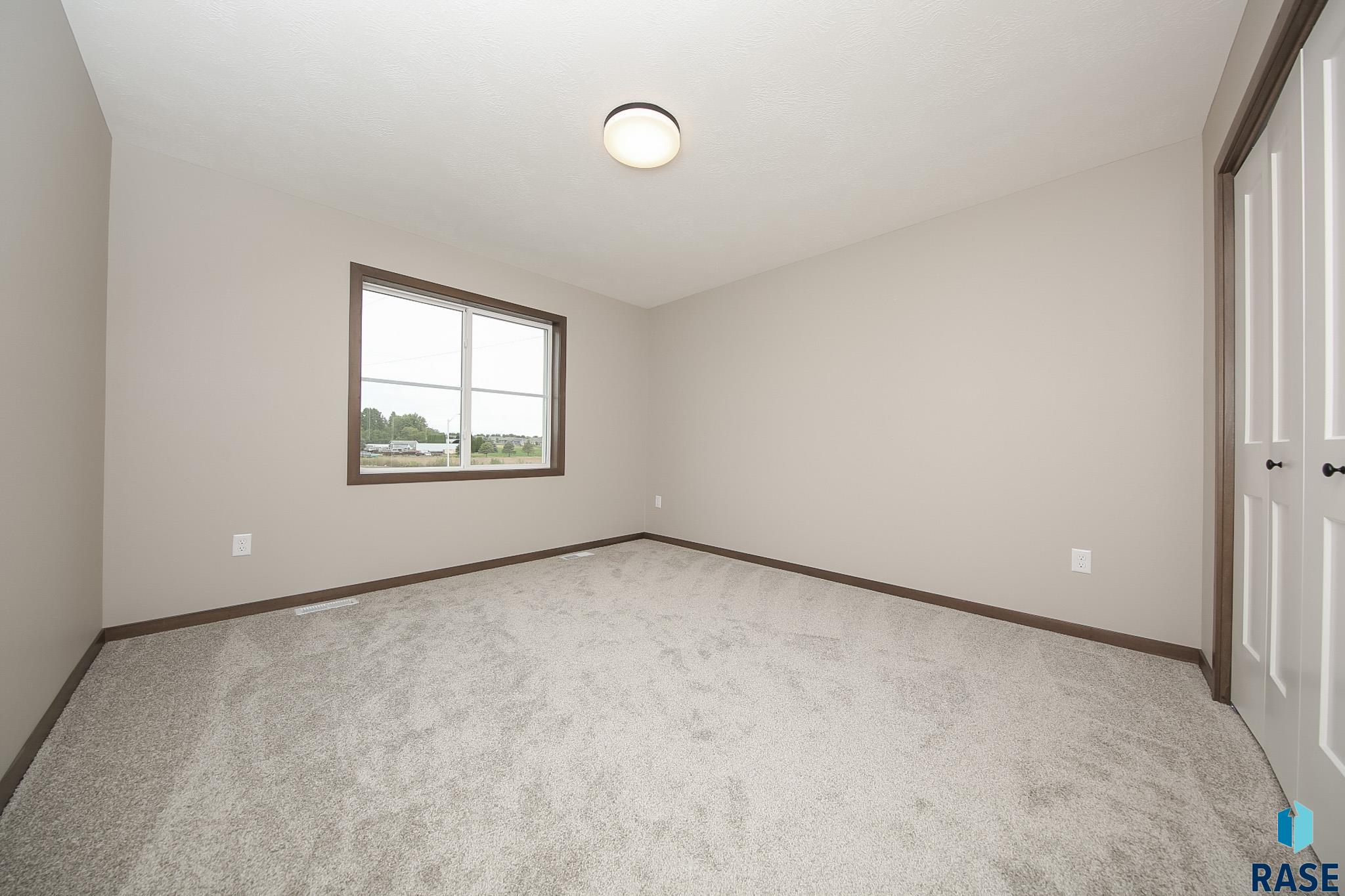 property viewer photo 12