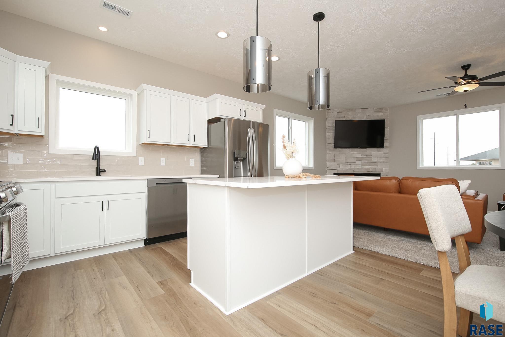 property viewer photo 6