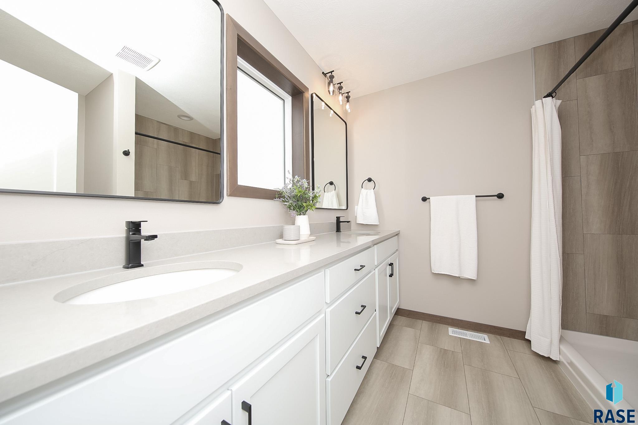 property viewer photo 9