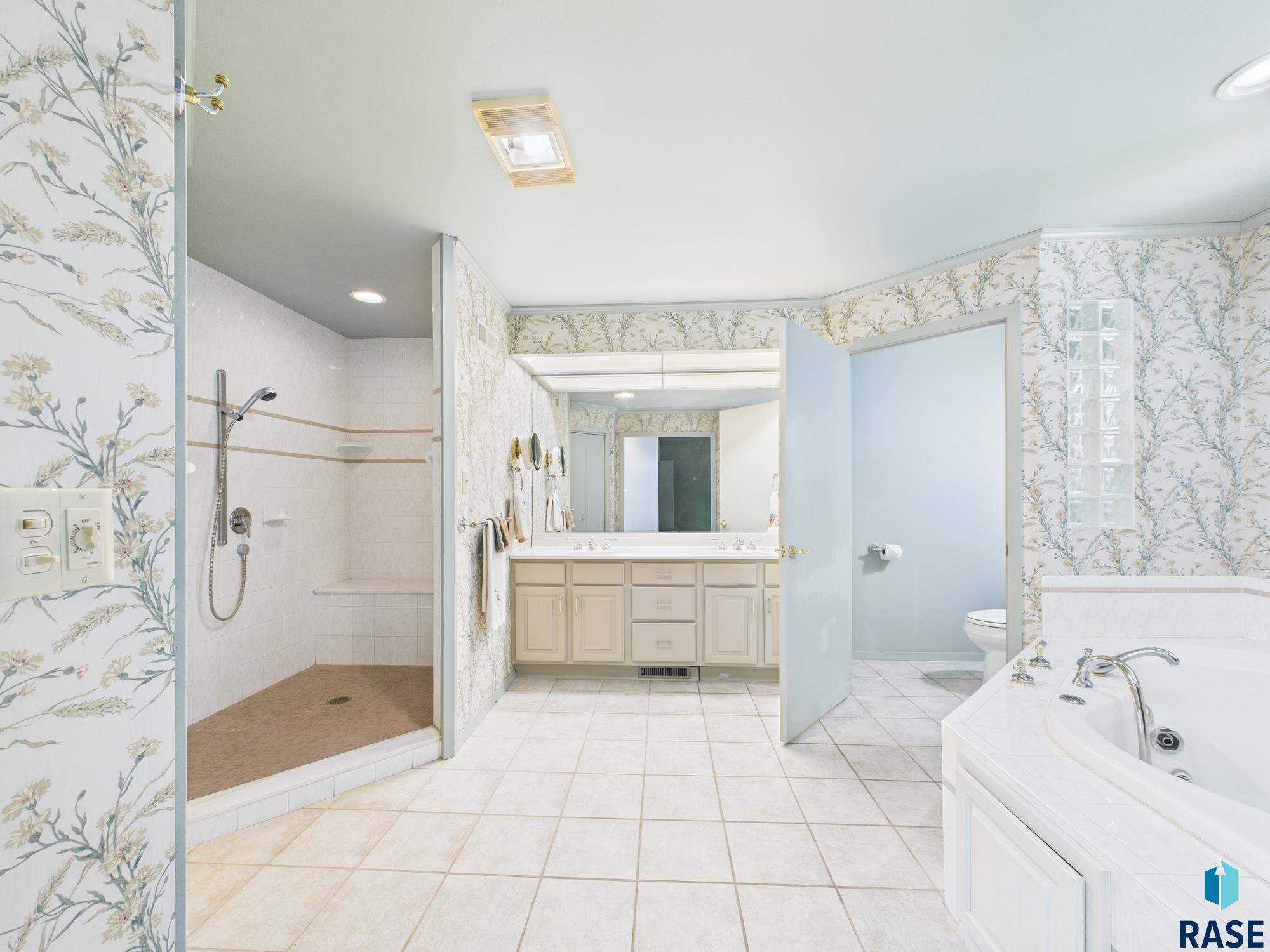 property viewer photo 12