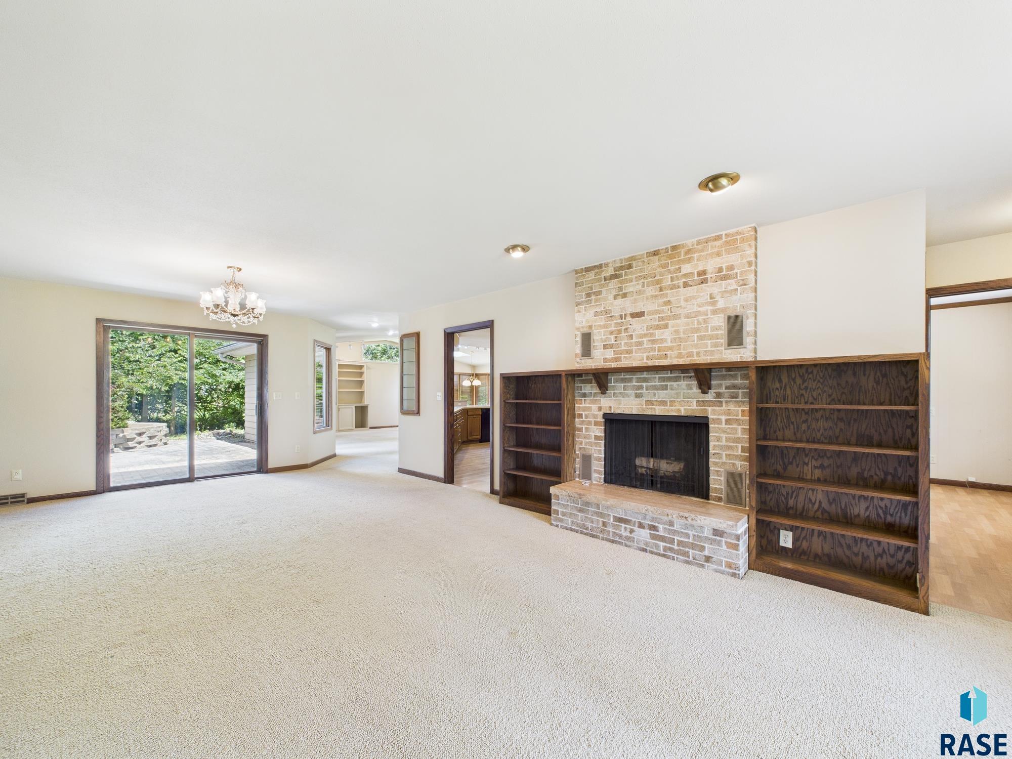 property viewer photo 2
