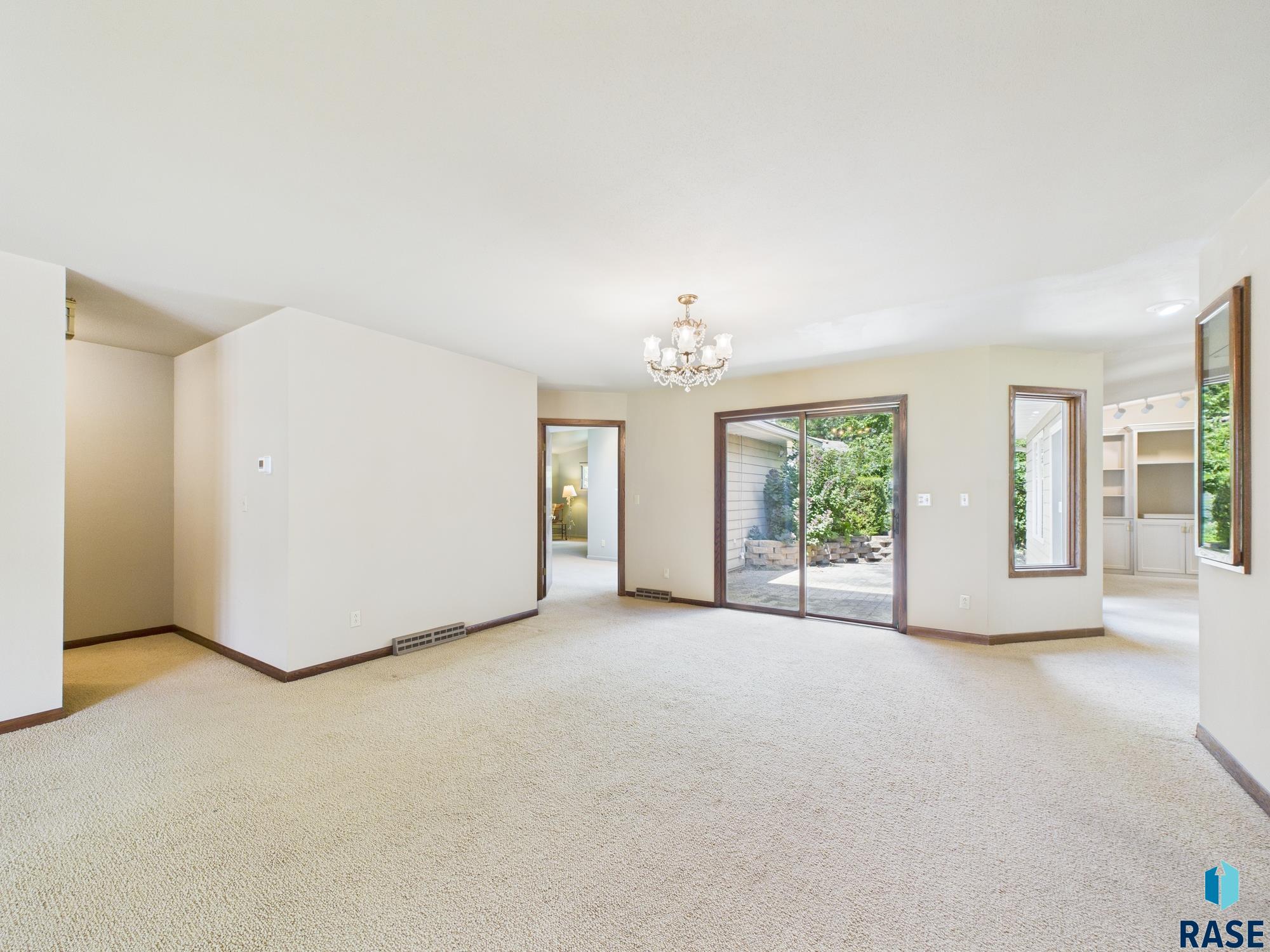 property viewer photo 23