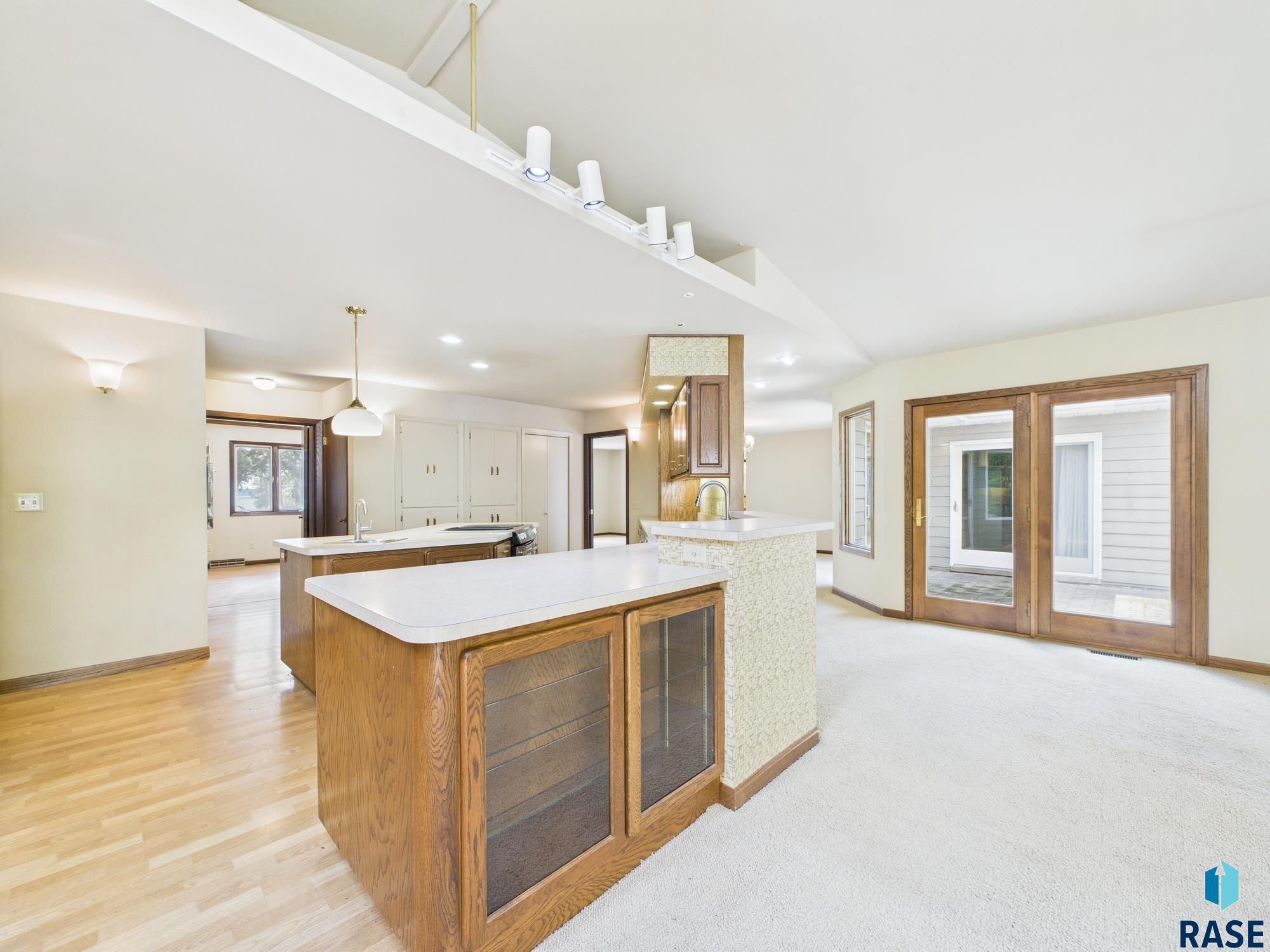 property viewer photo 3
