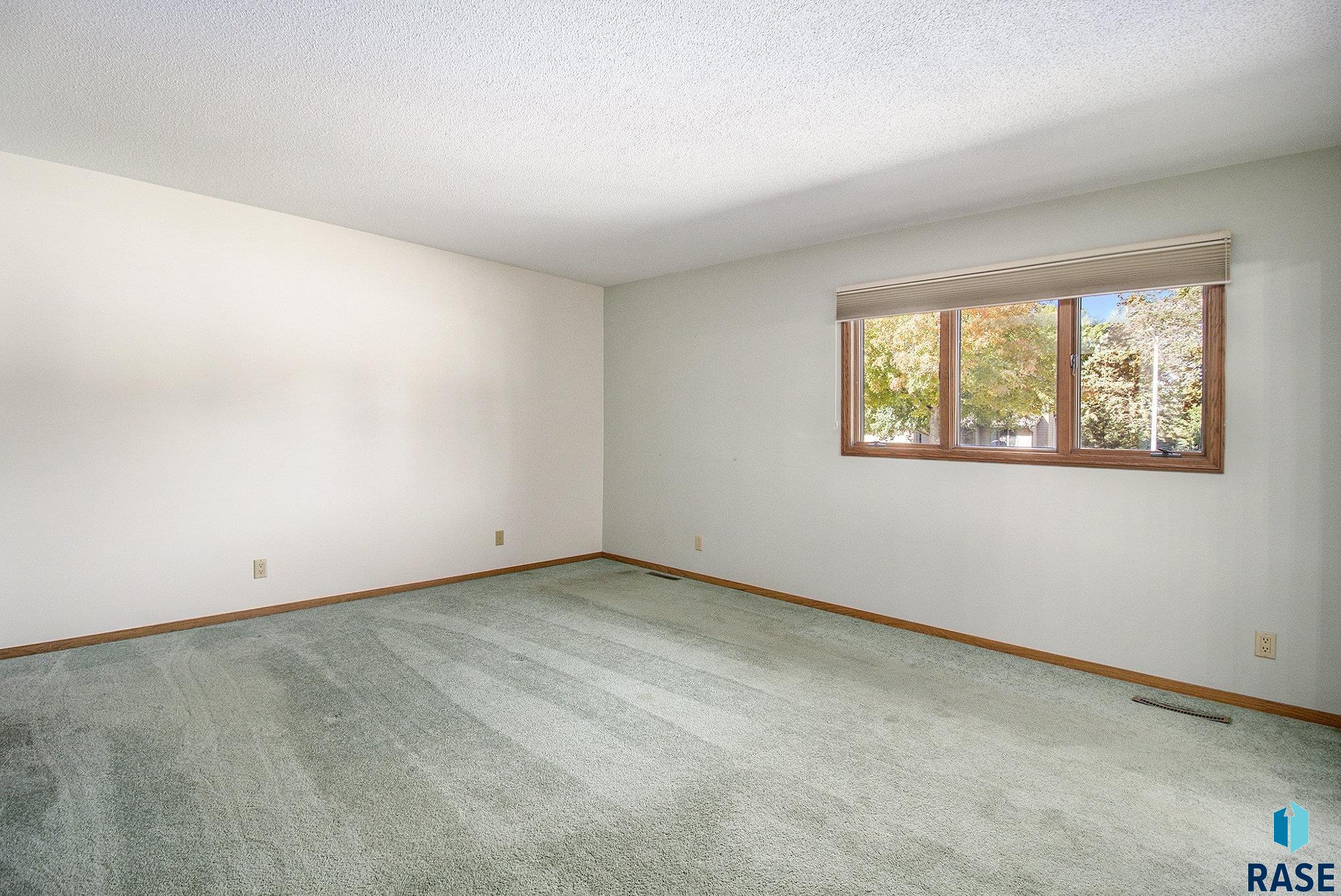 property viewer photo 16
