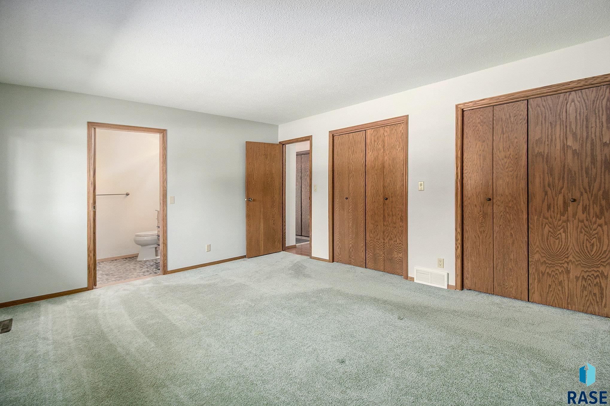 property viewer photo 17