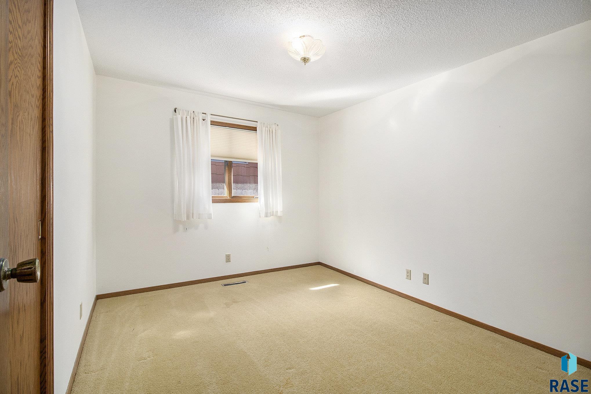 property viewer photo 19