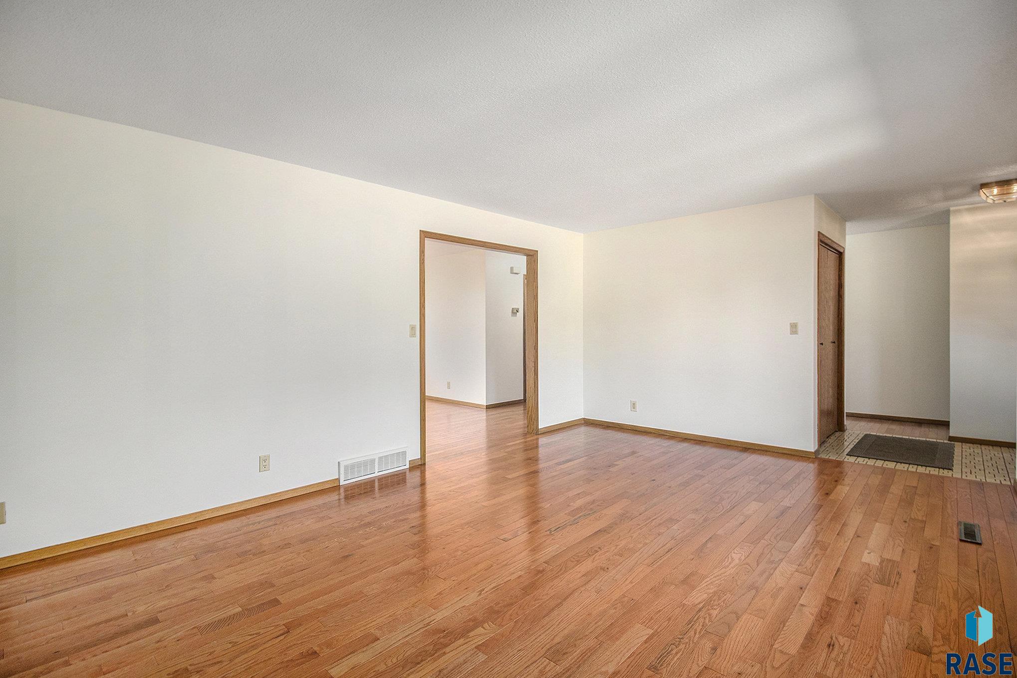 property viewer photo 2