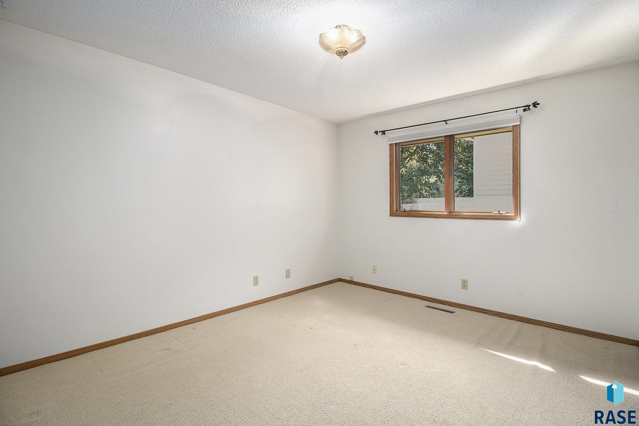 property viewer photo 21