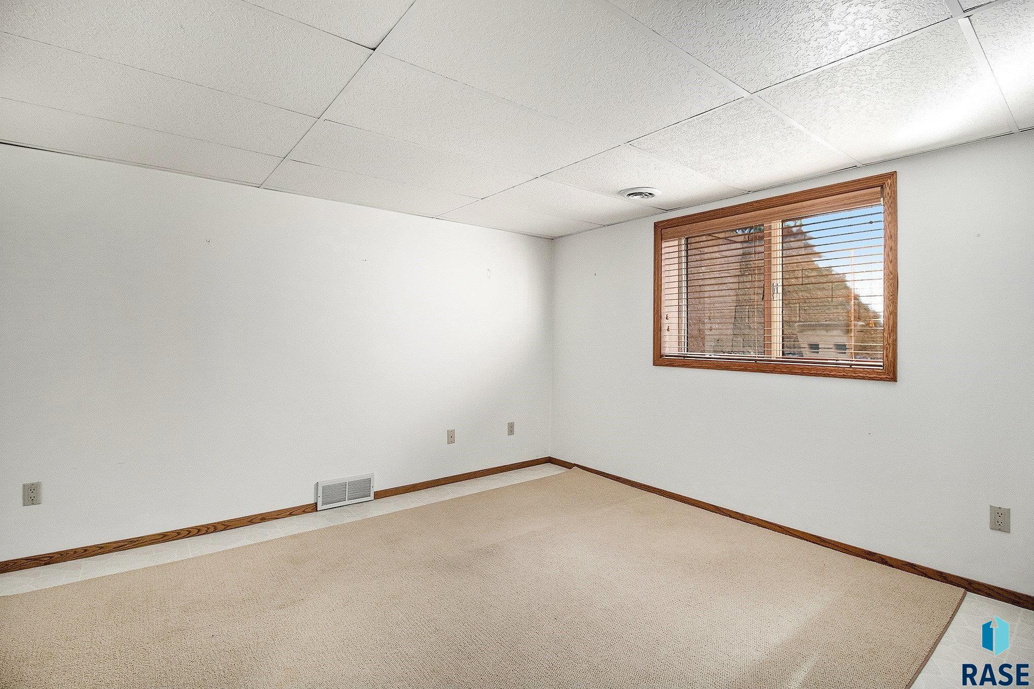 property viewer photo 26