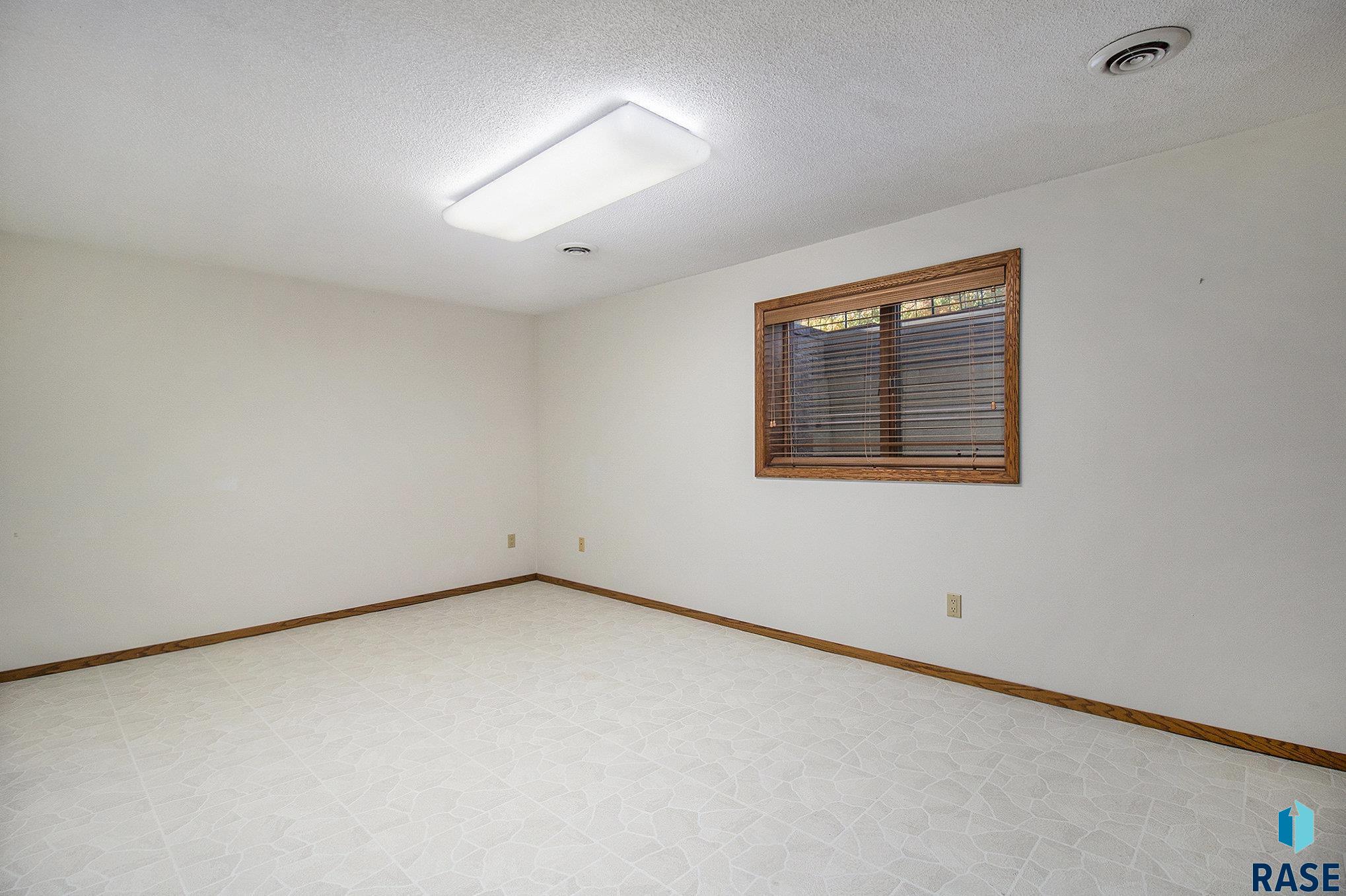 property viewer photo 30