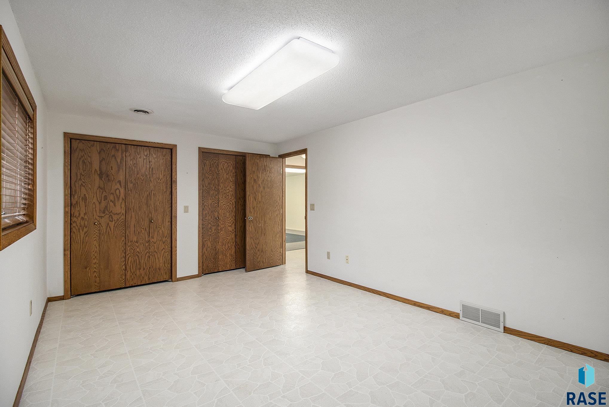 property viewer photo 31