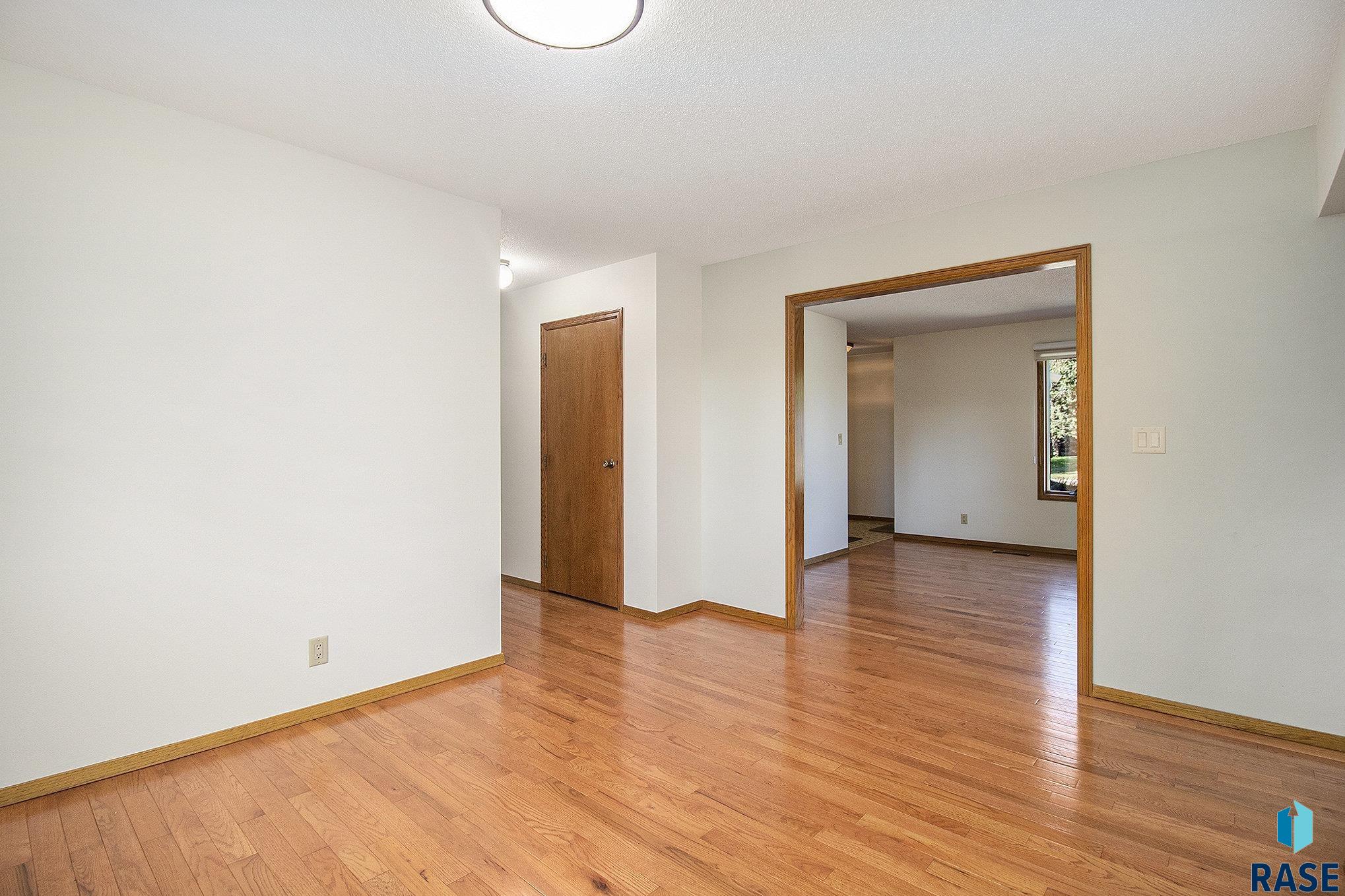 property viewer photo 4