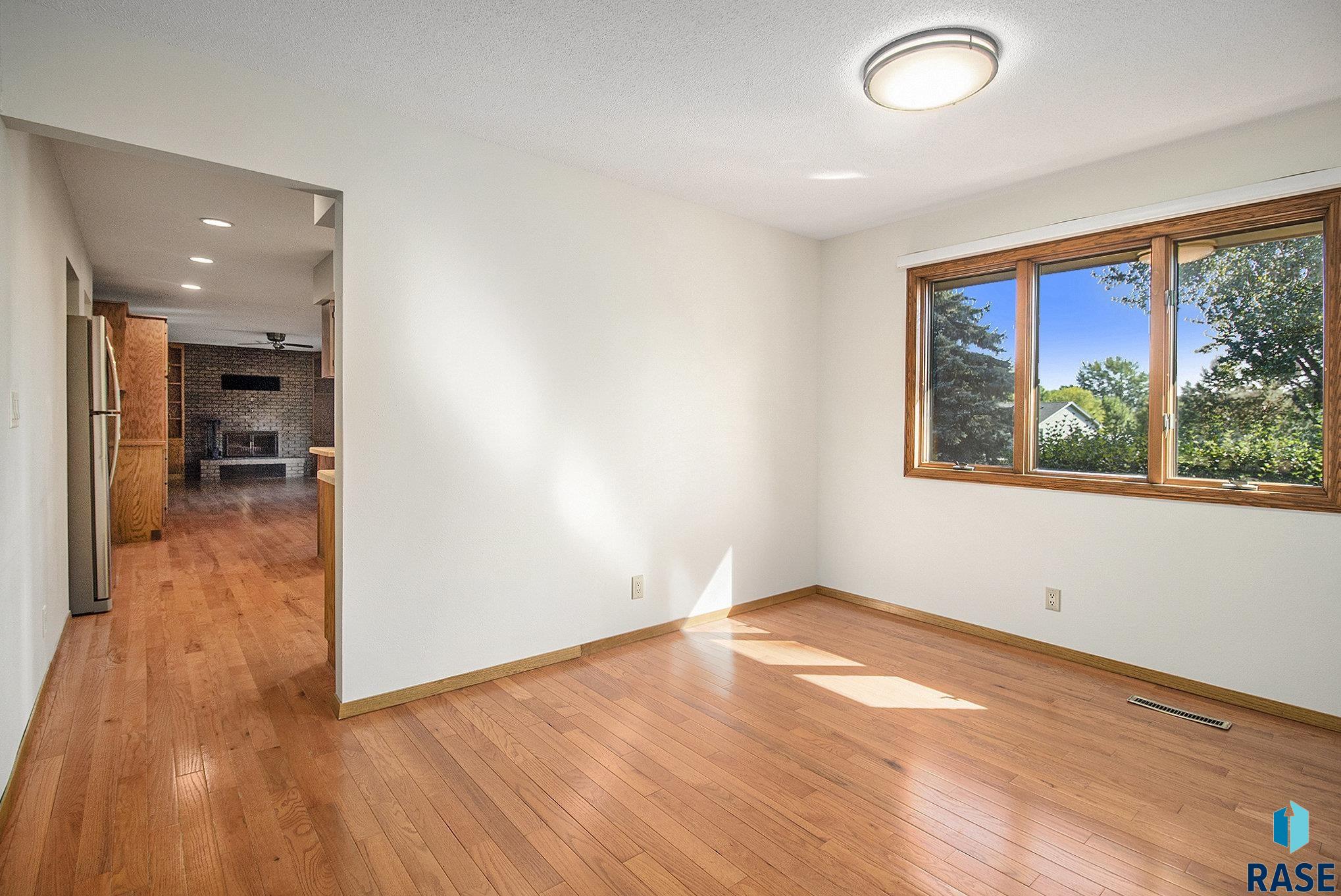 property viewer photo 5