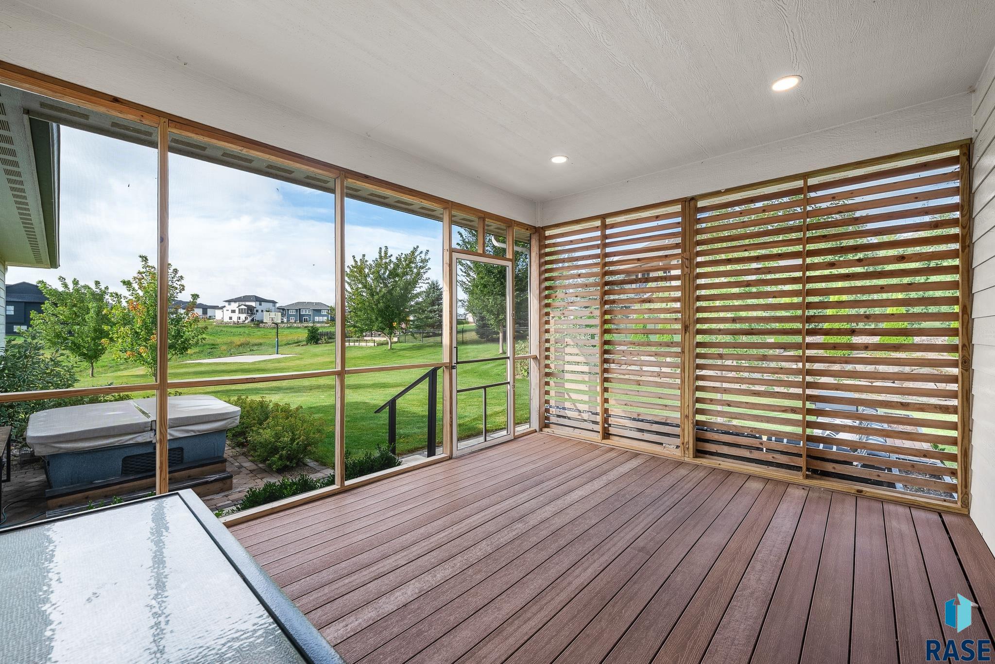 property viewer photo 12