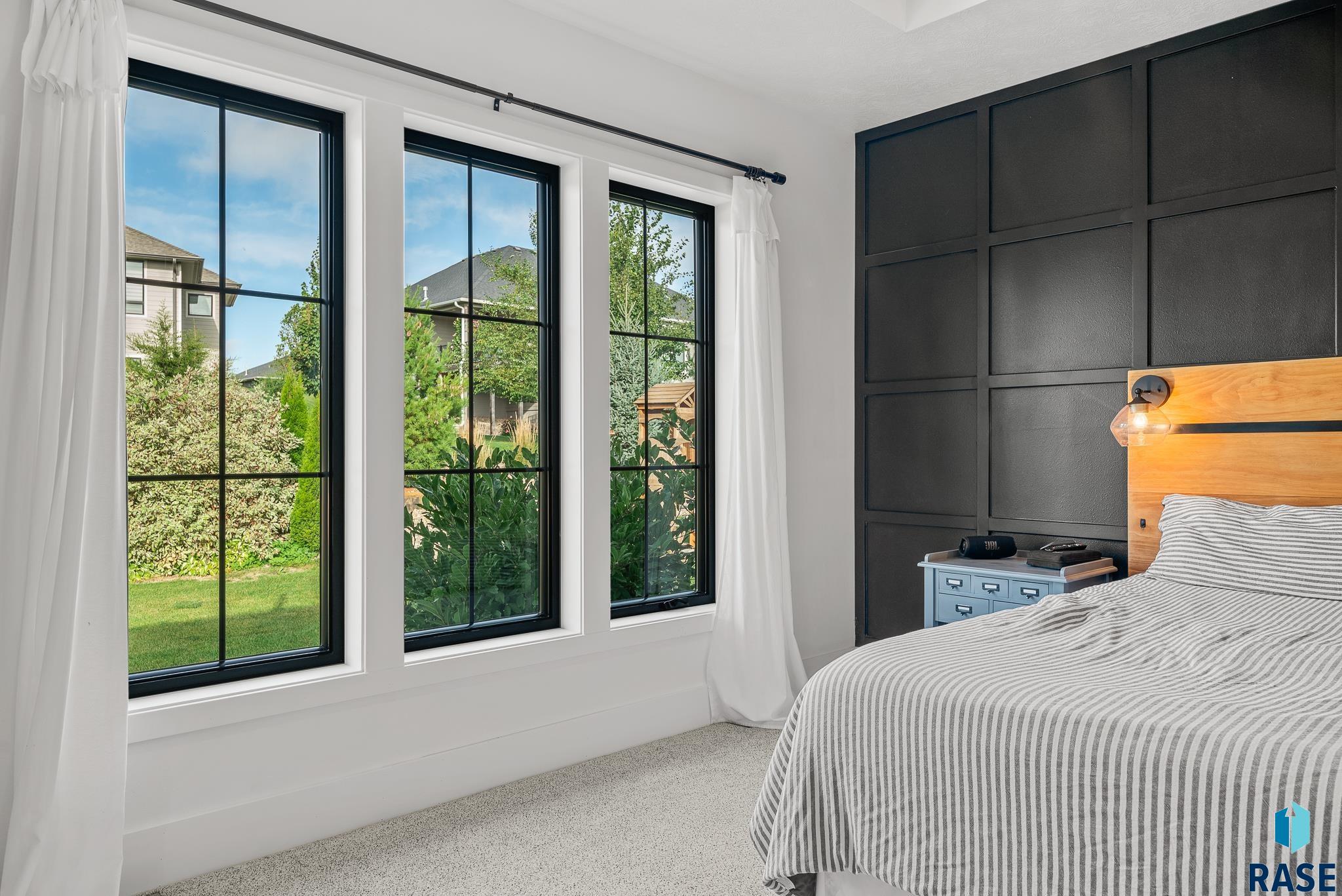 property viewer photo 15
