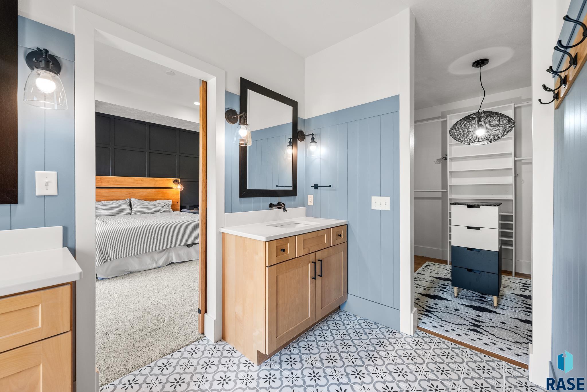 property viewer photo 18