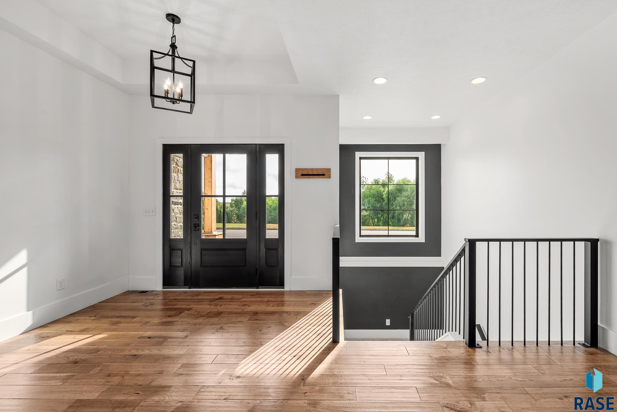 property viewer photo 2
