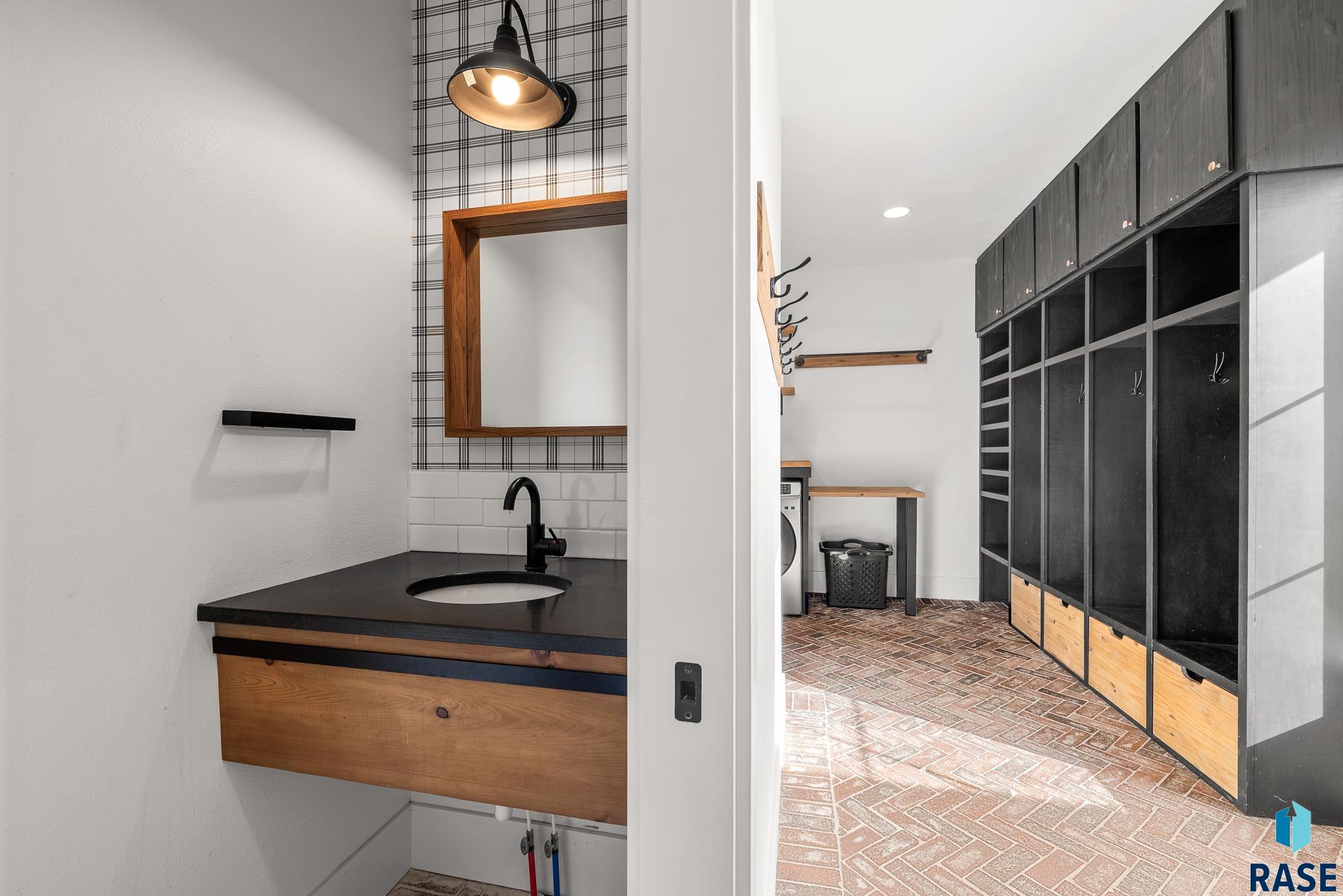 property viewer photo 24
