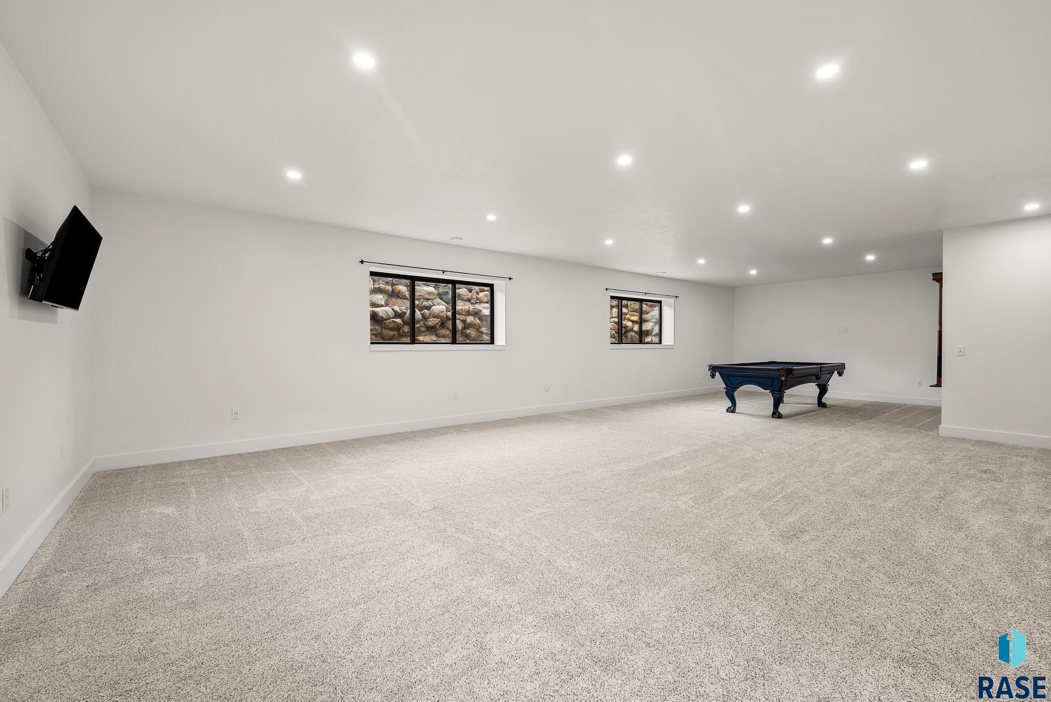 property viewer photo 25