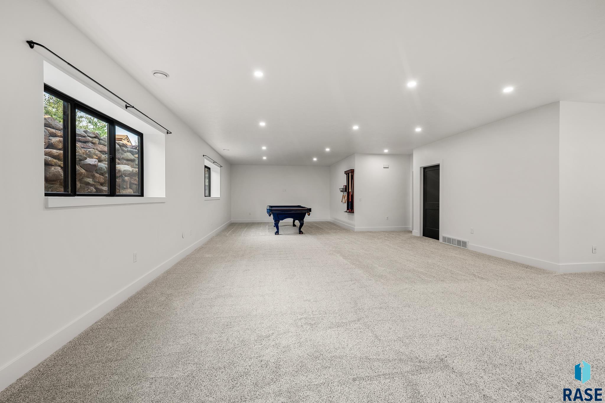 property viewer photo 26