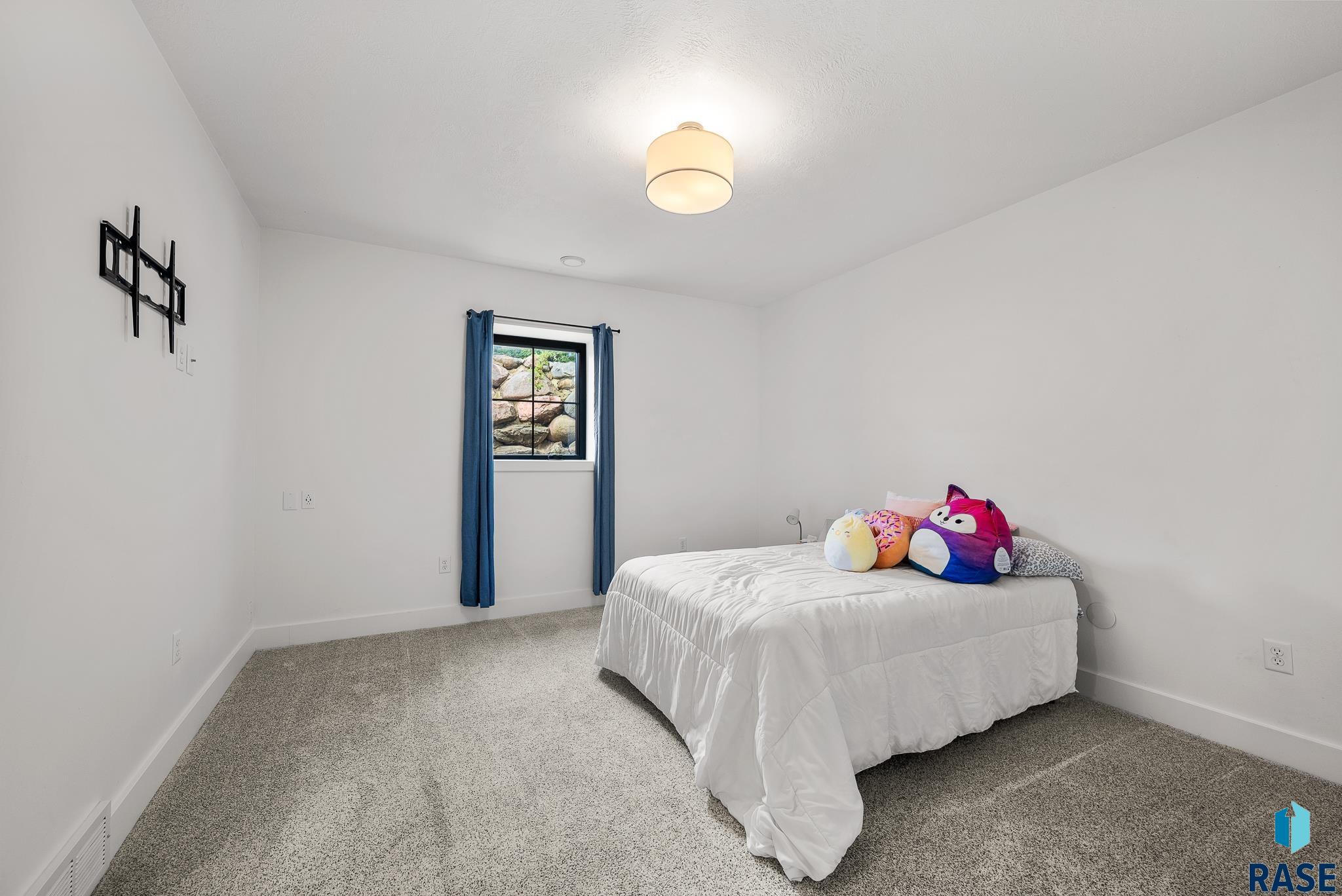 property viewer photo 30