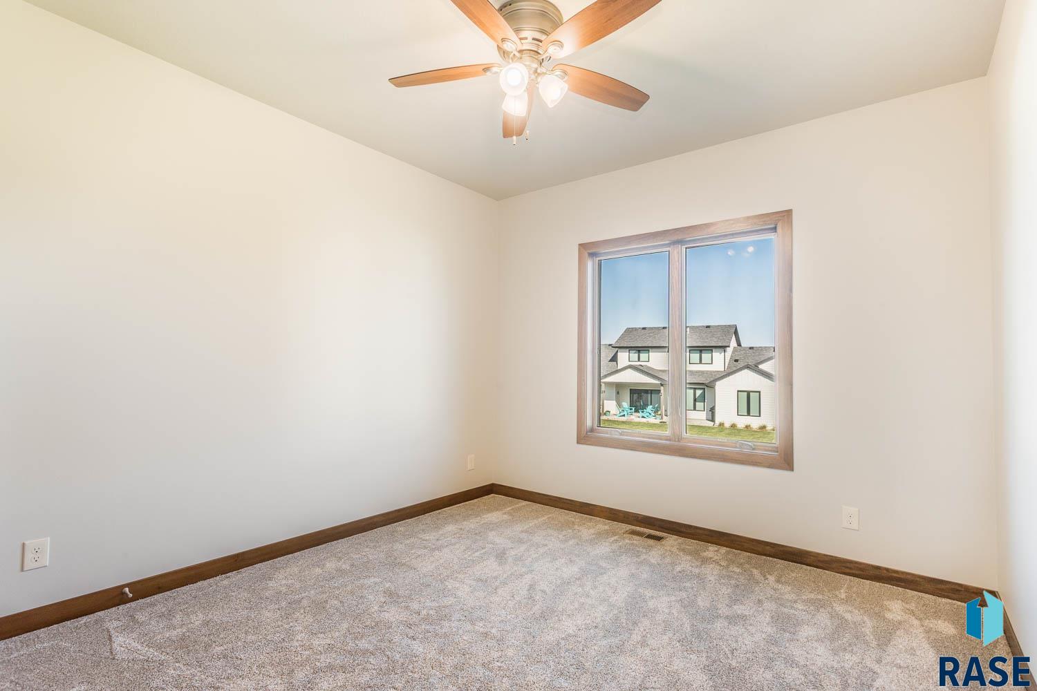 property viewer photo 13