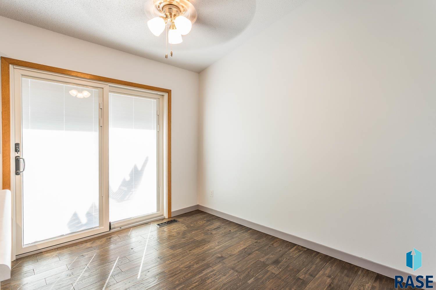 property viewer photo 12