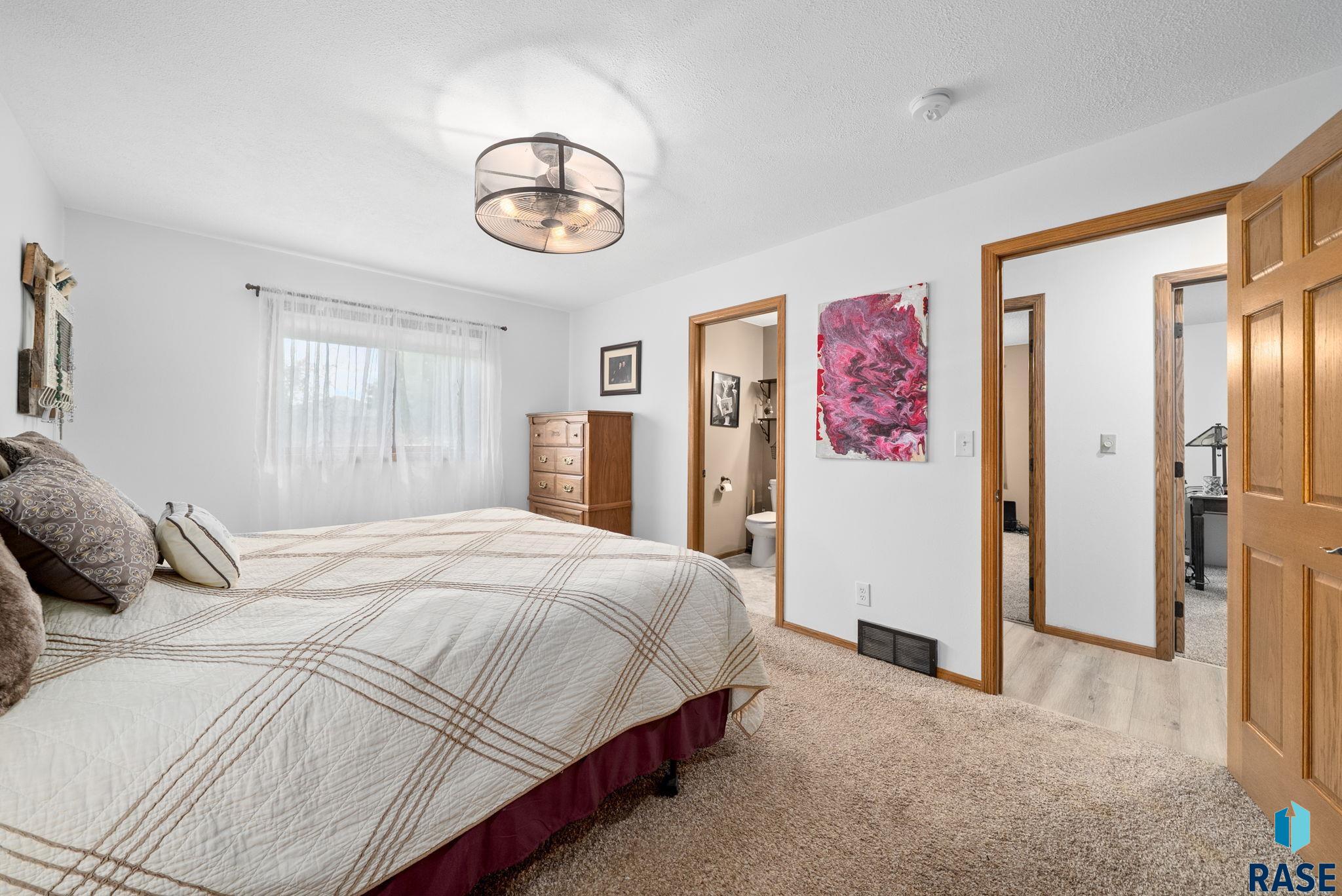 property viewer photo 16