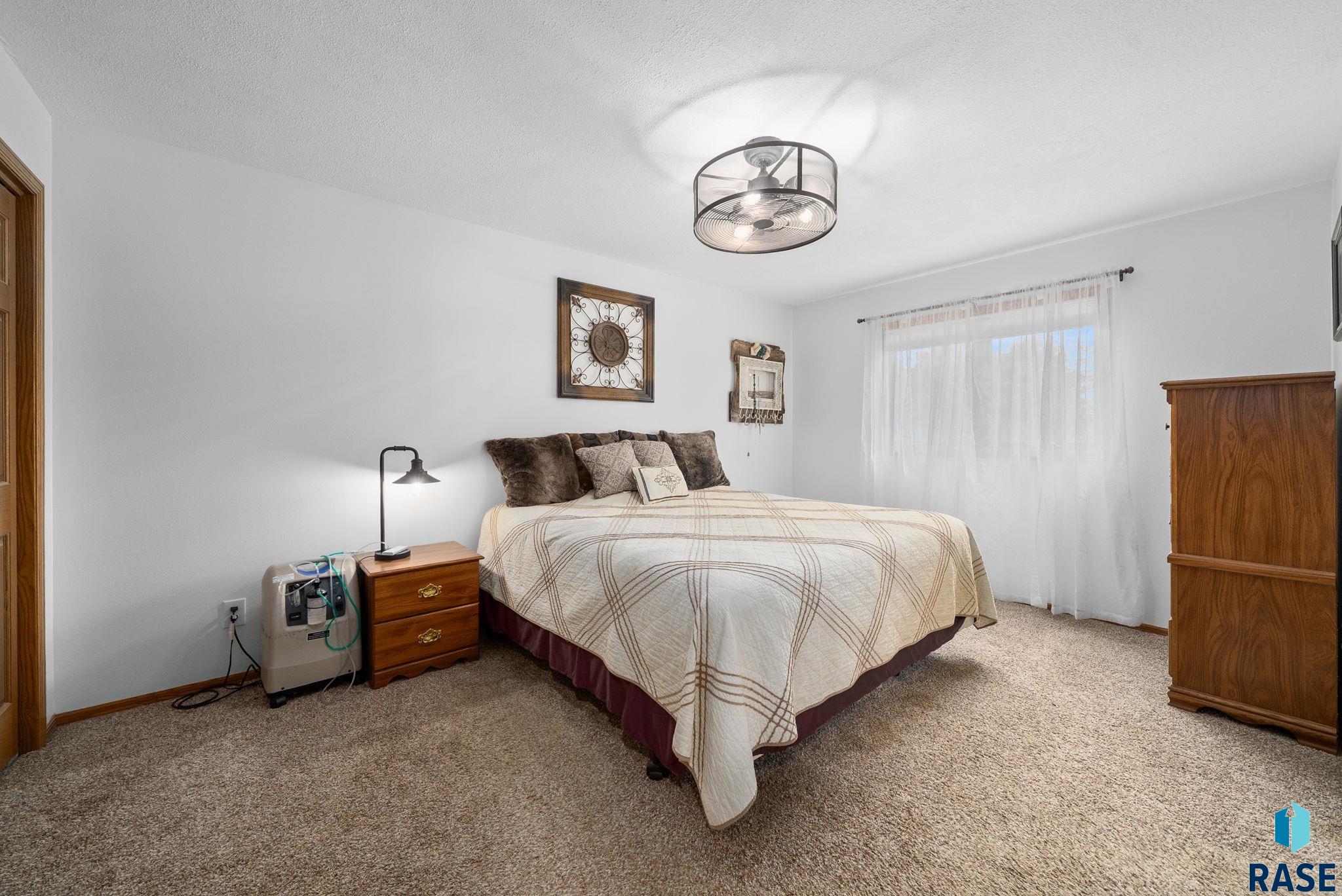 property viewer photo 18