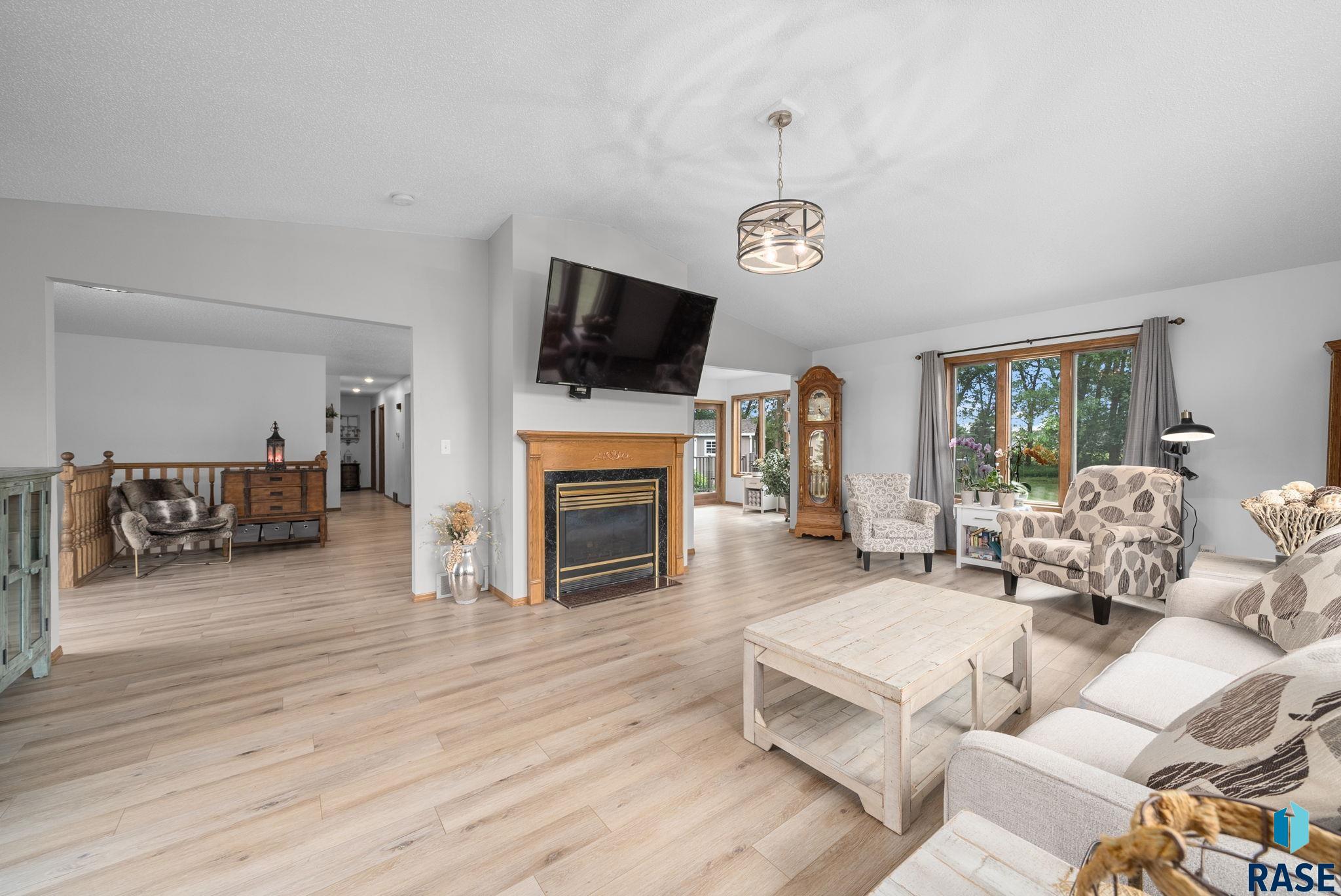 property viewer photo 2