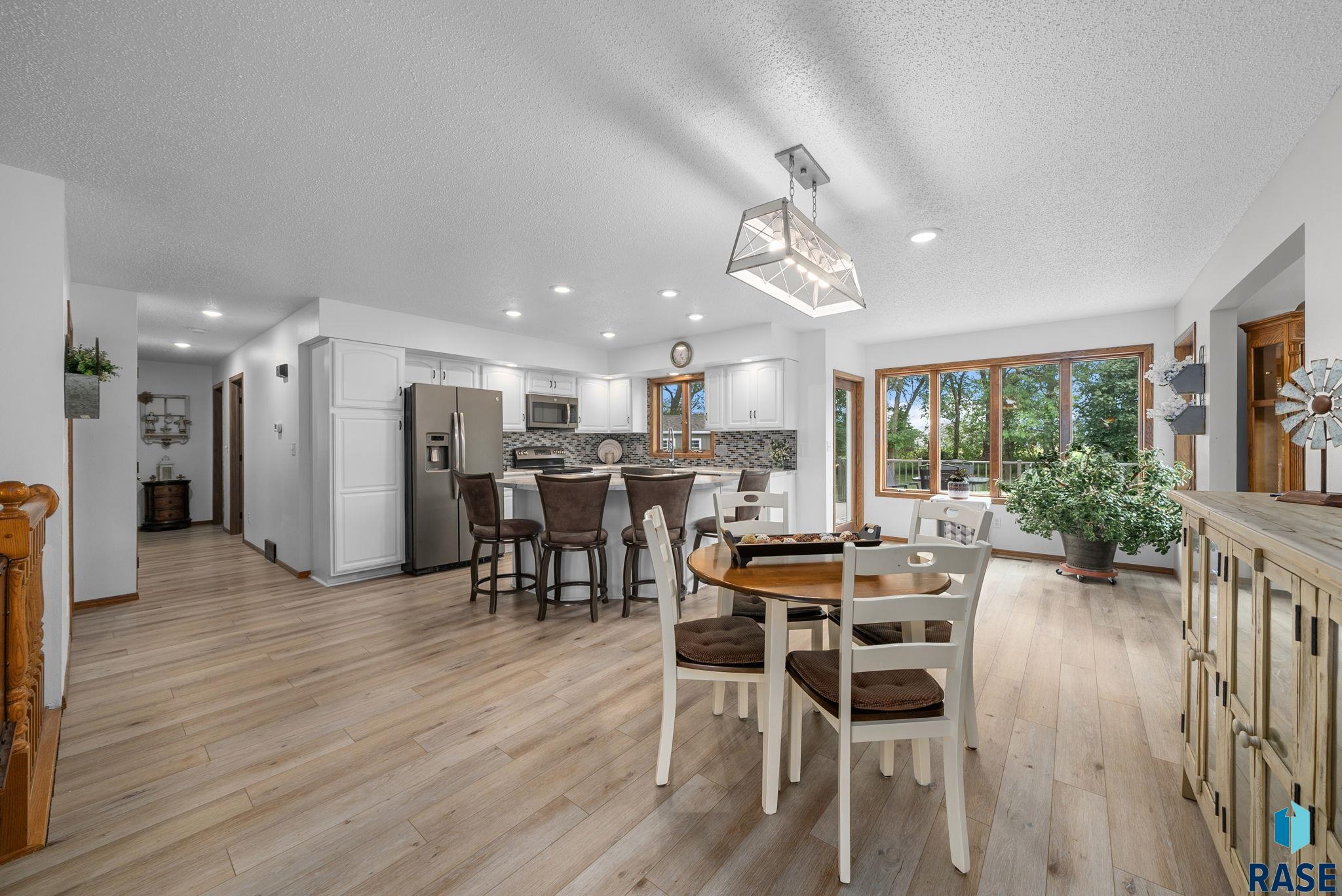 property viewer photo 3