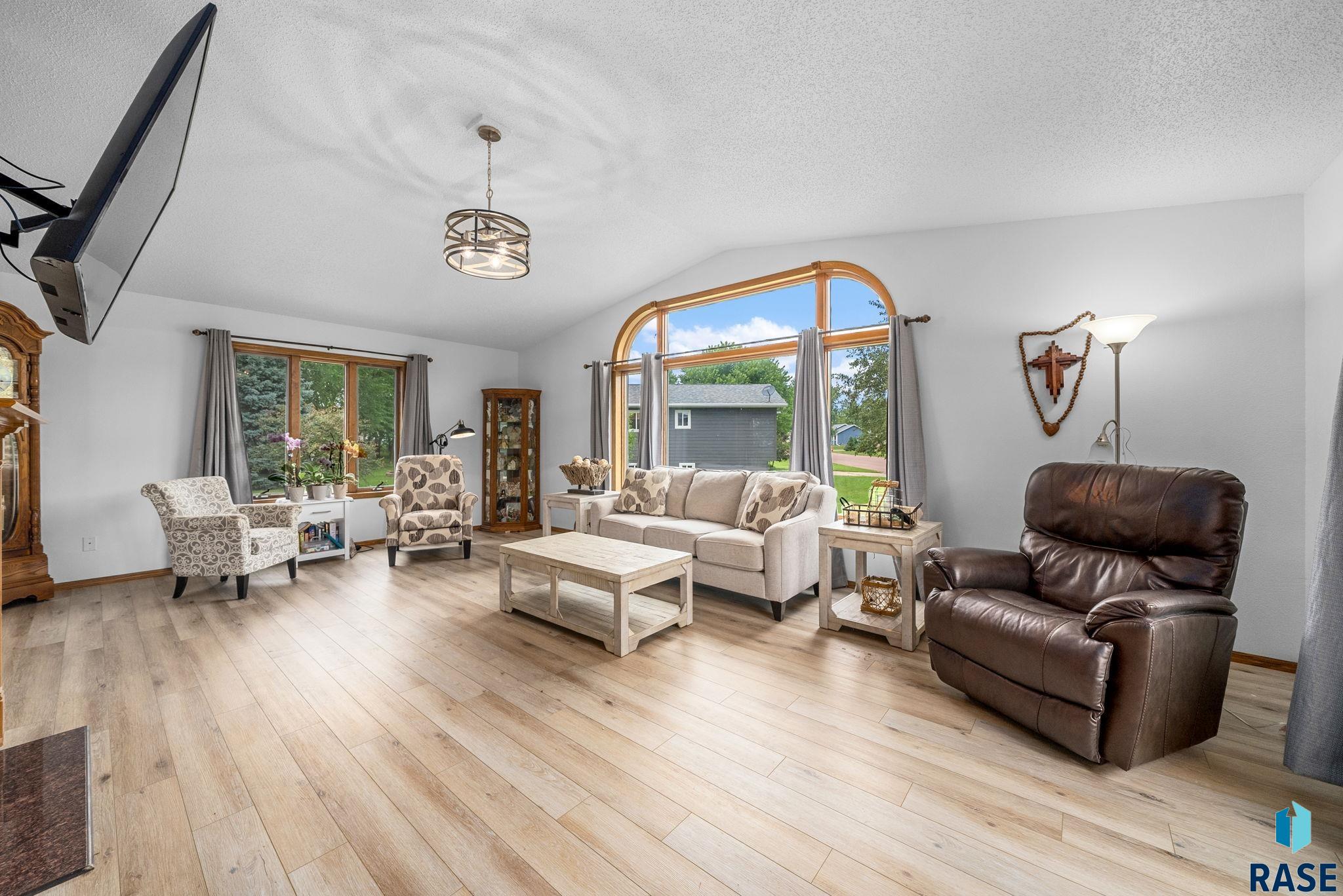 property viewer photo 4