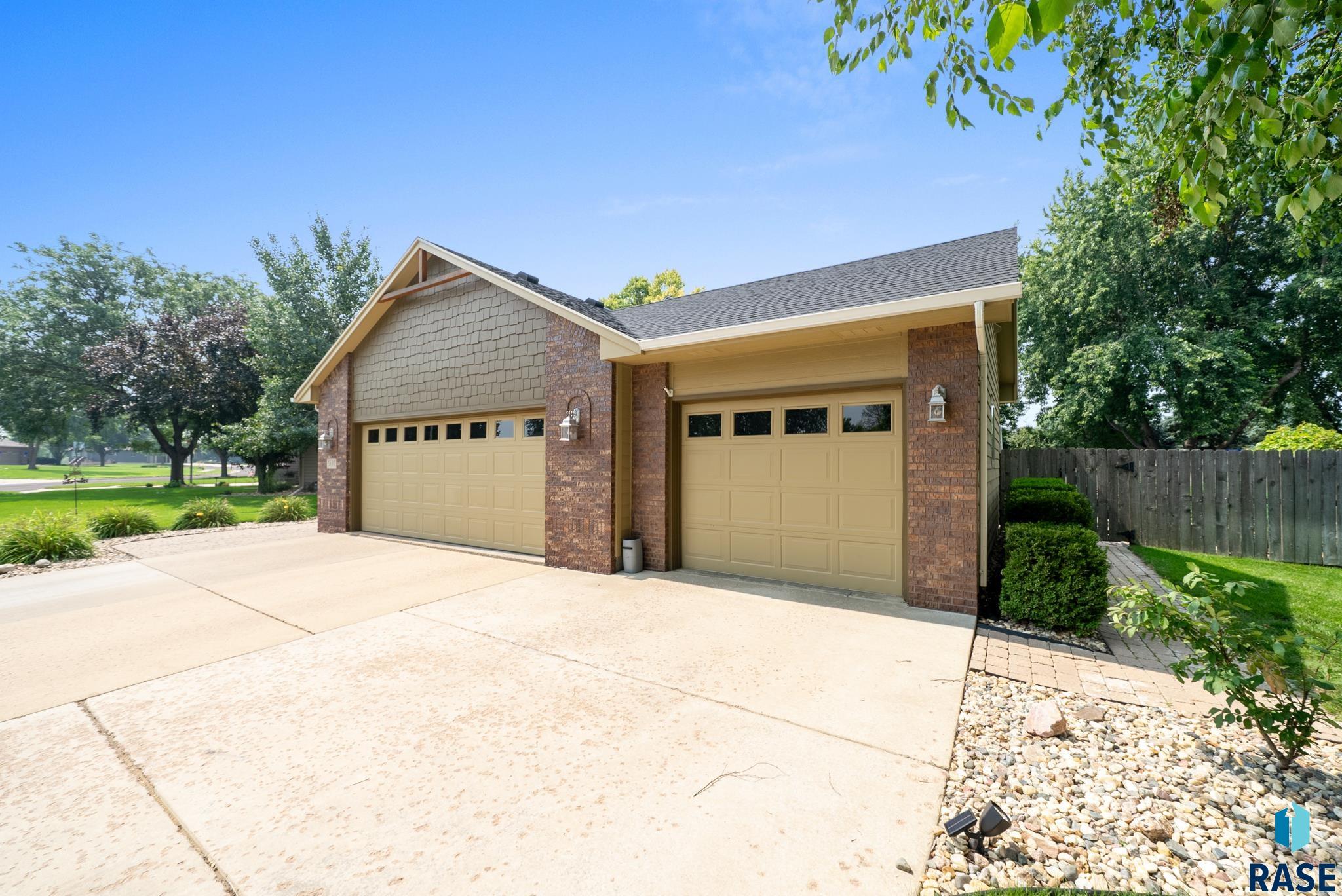 property viewer photo 1