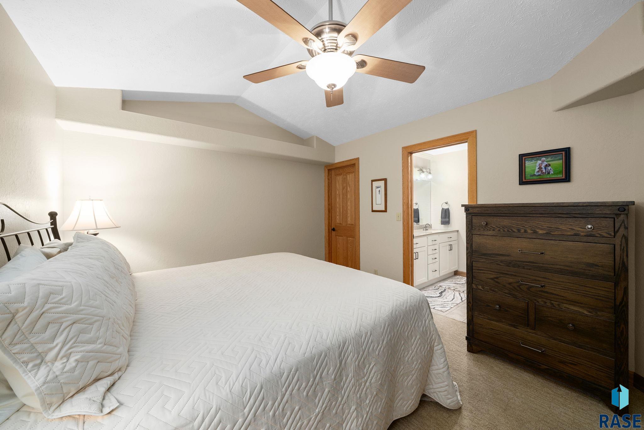 property viewer photo 19