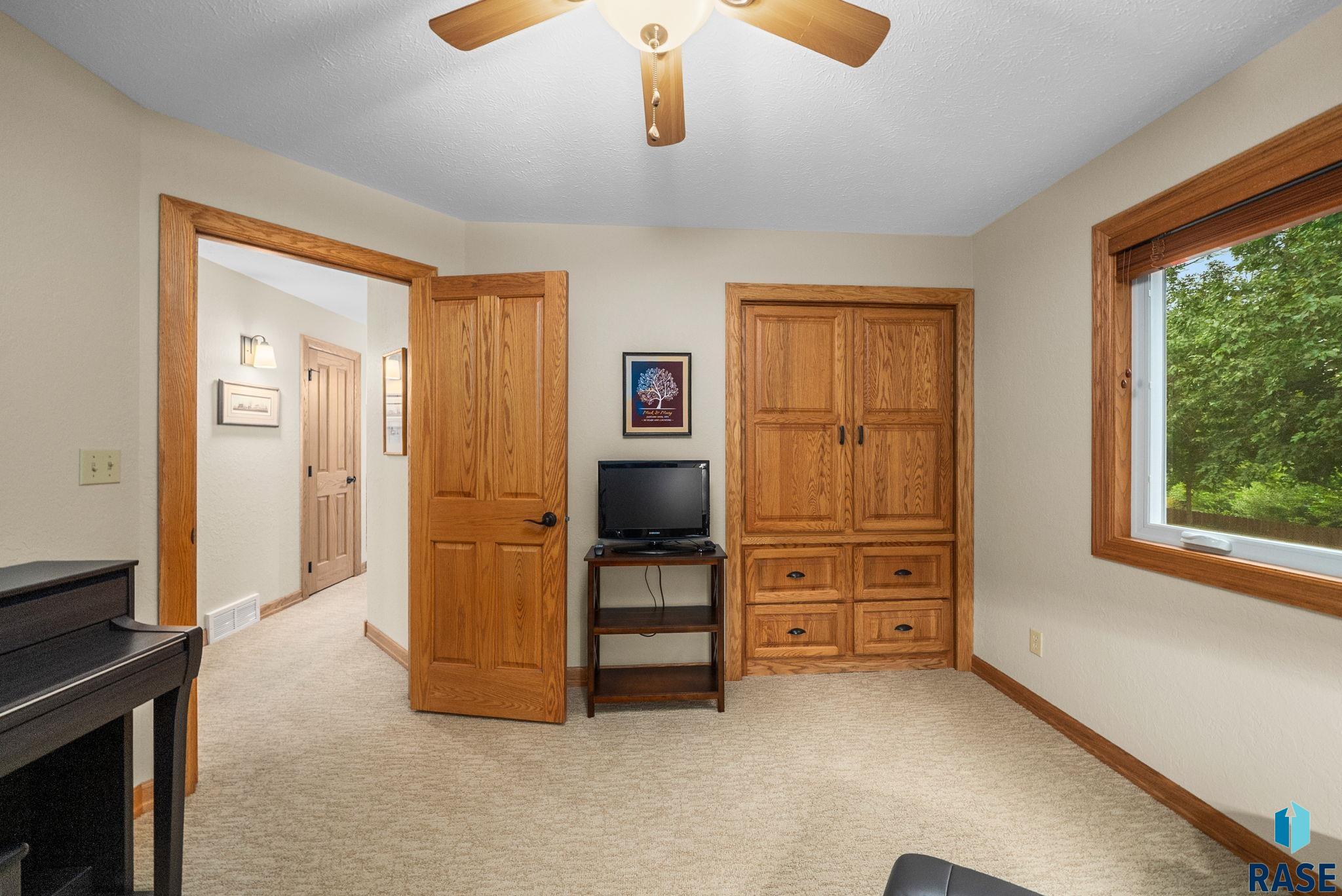 property viewer photo 26