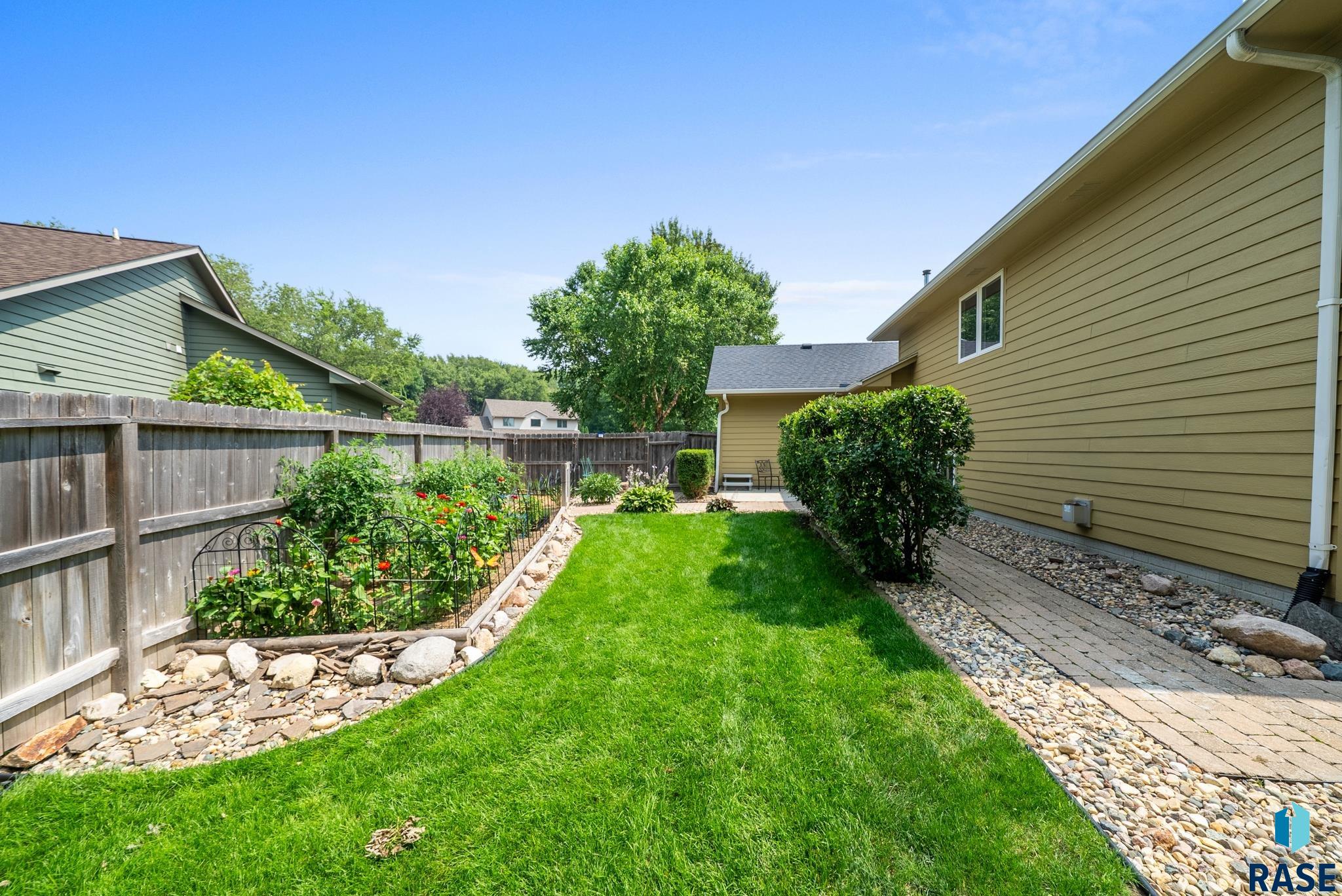 property viewer photo 69