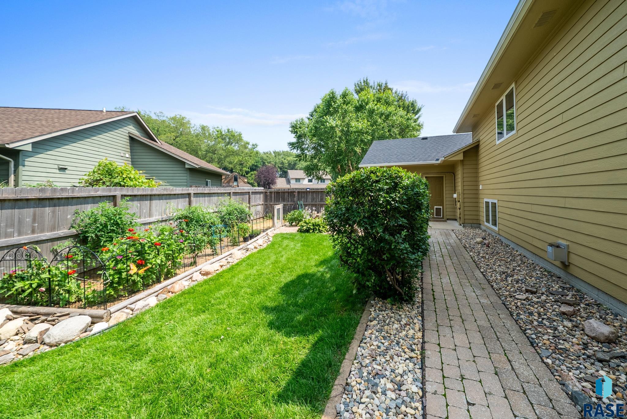 property viewer photo 70