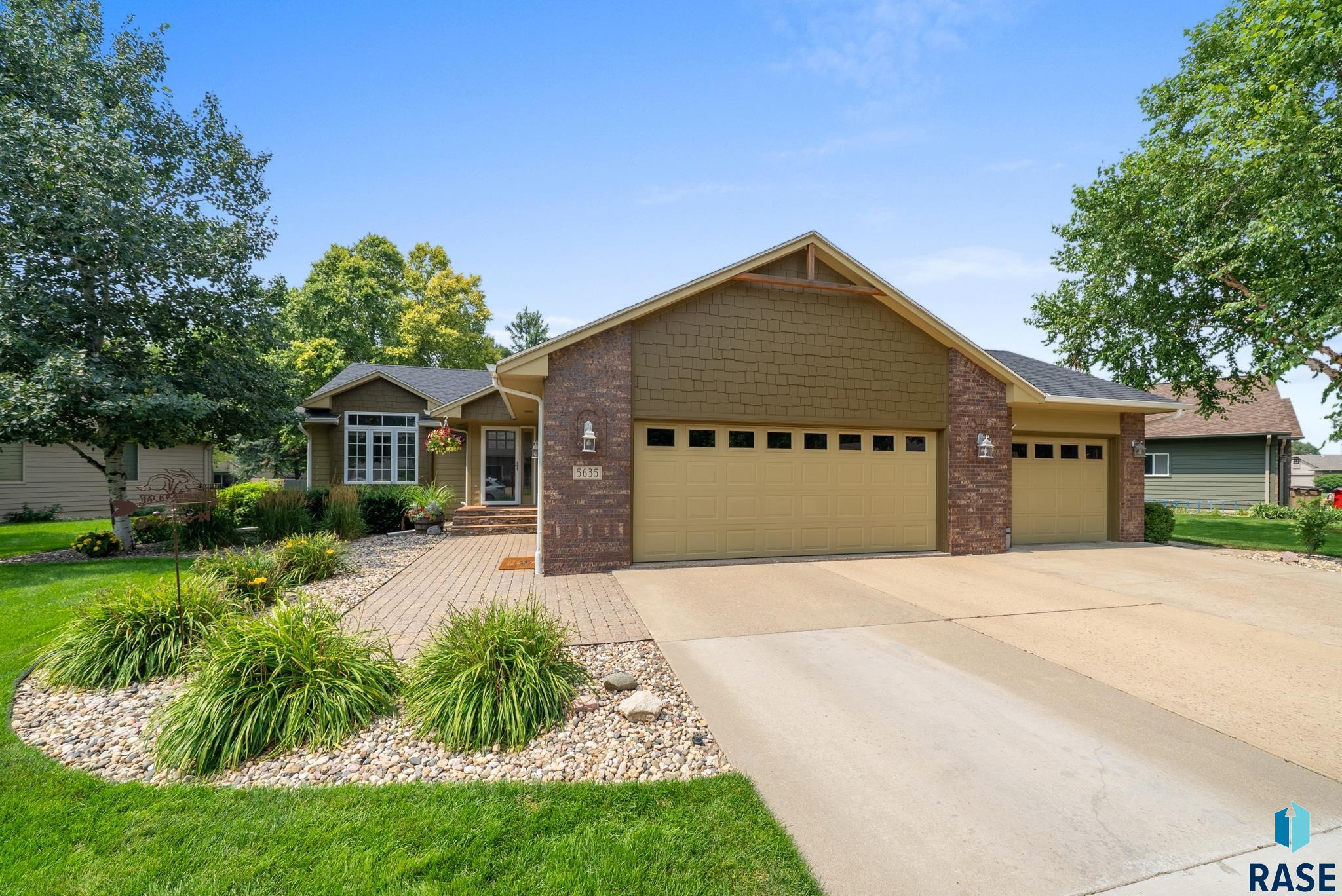 property viewer photo 75